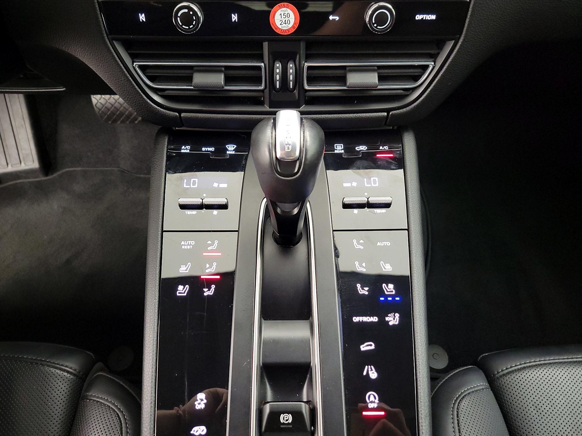 Thumbnail: 2024 Porsche Macan - 17