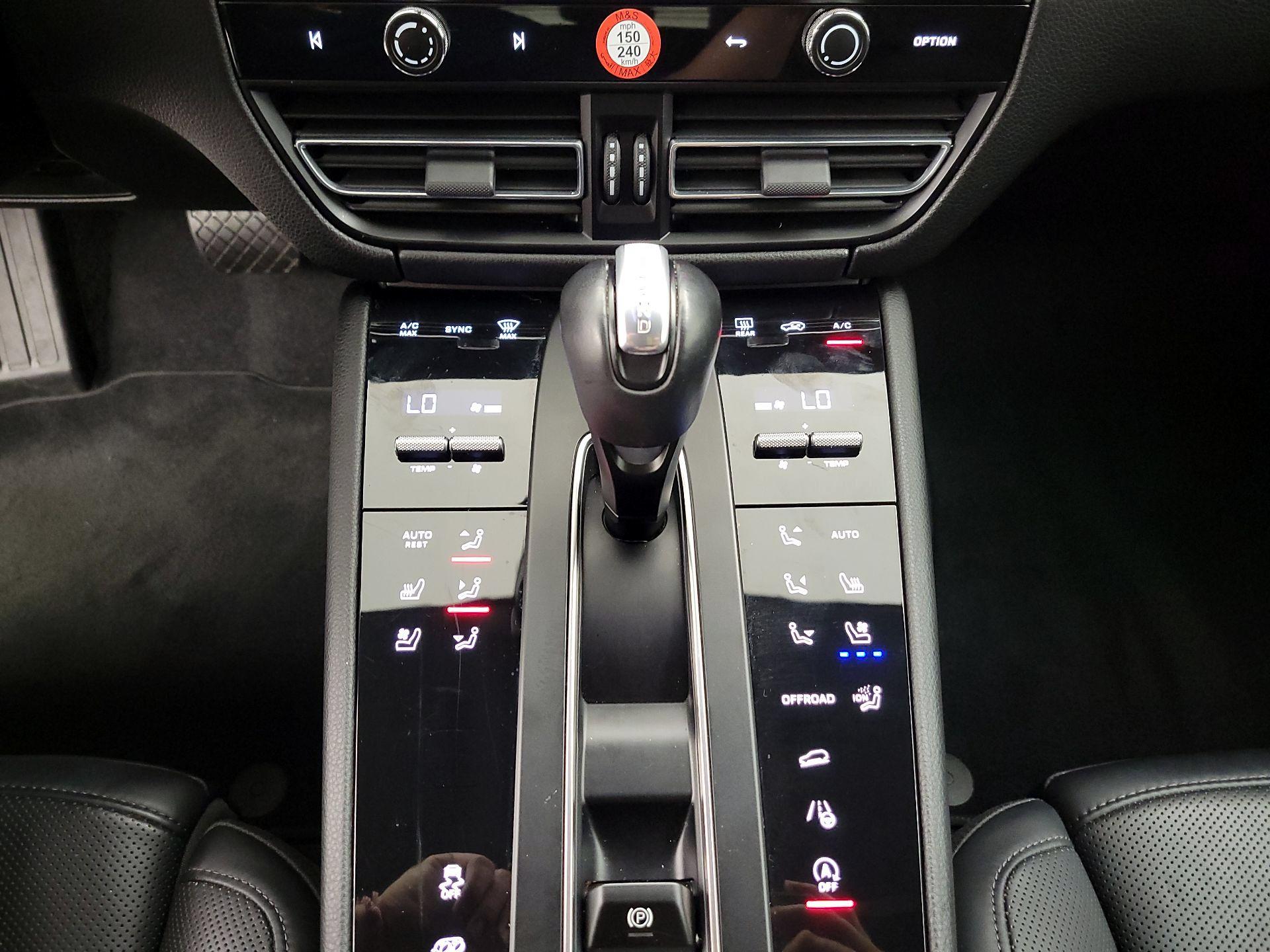 Thumbnail: 2024 Porsche Macan - 18