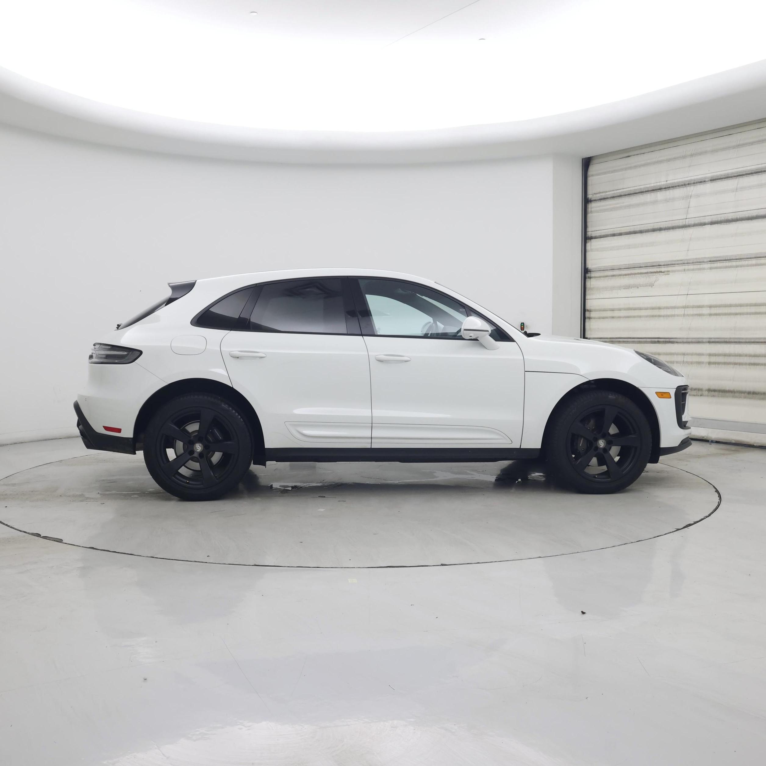 Thumbnail: 2024 Porsche Macan - 7