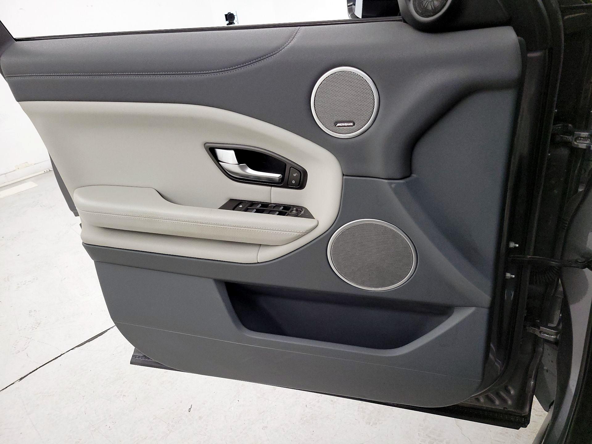 Thumbnail: 2018 Land Rover Range Rover Evoque - 12