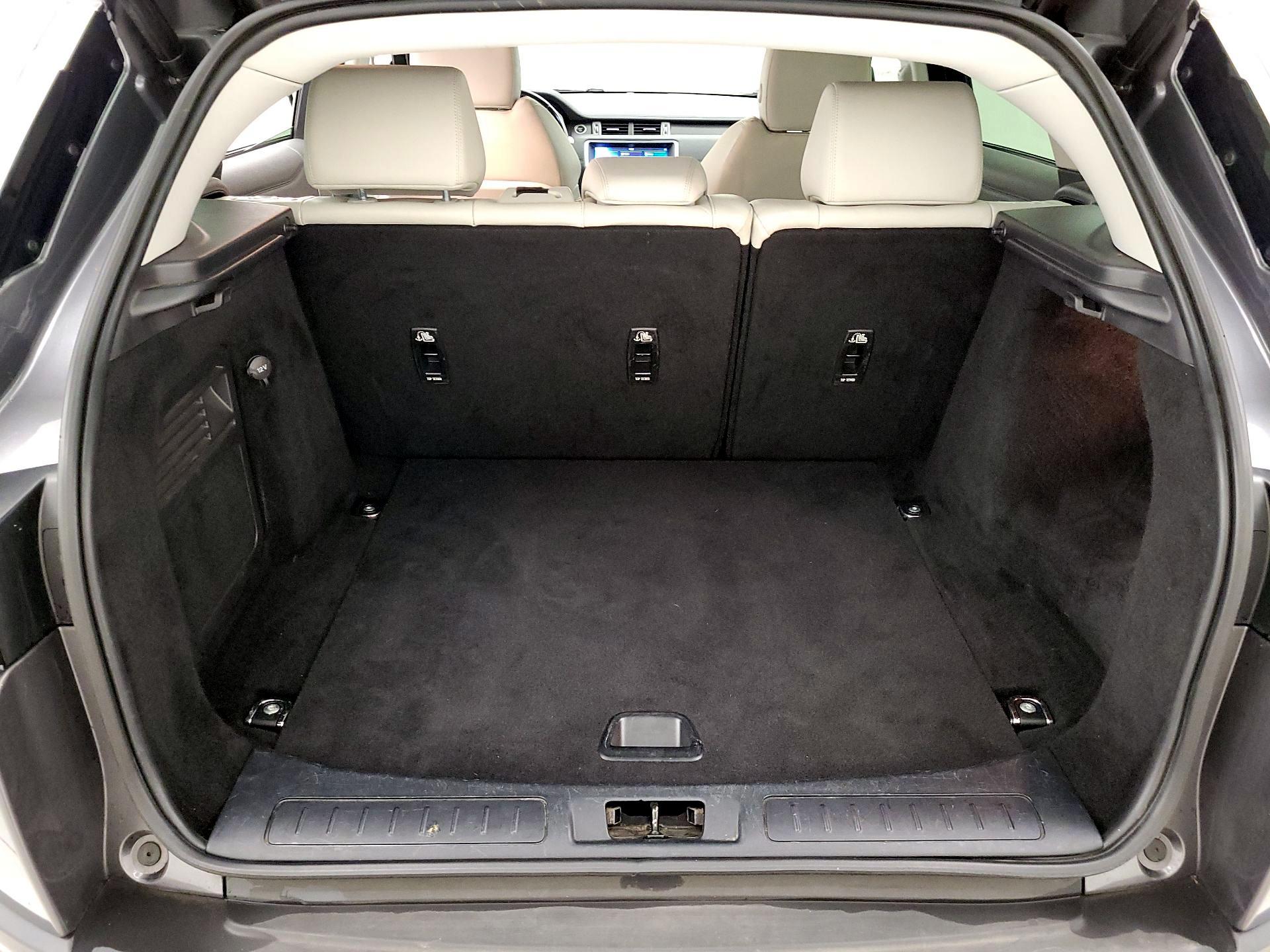 Thumbnail: 2018 Land Rover Range Rover Evoque - 19