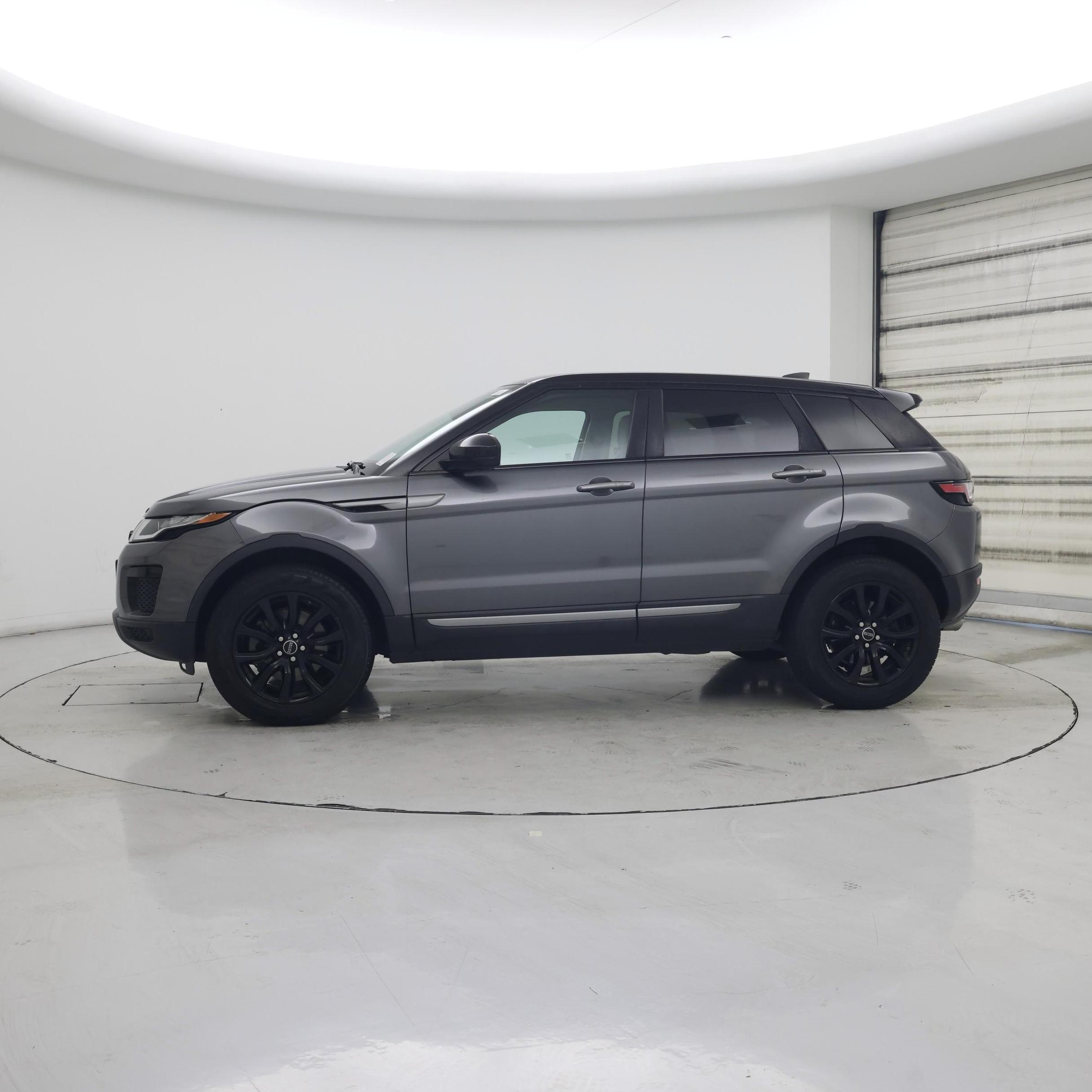 Thumbnail: 2018 Land Rover Range Rover Evoque - 3