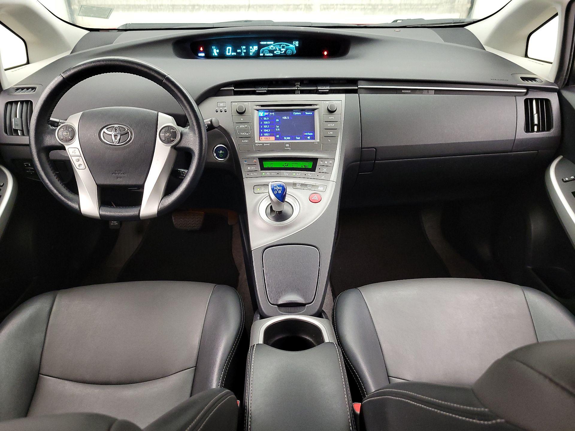 Thumbnail: 2015 Toyota Prius - 9