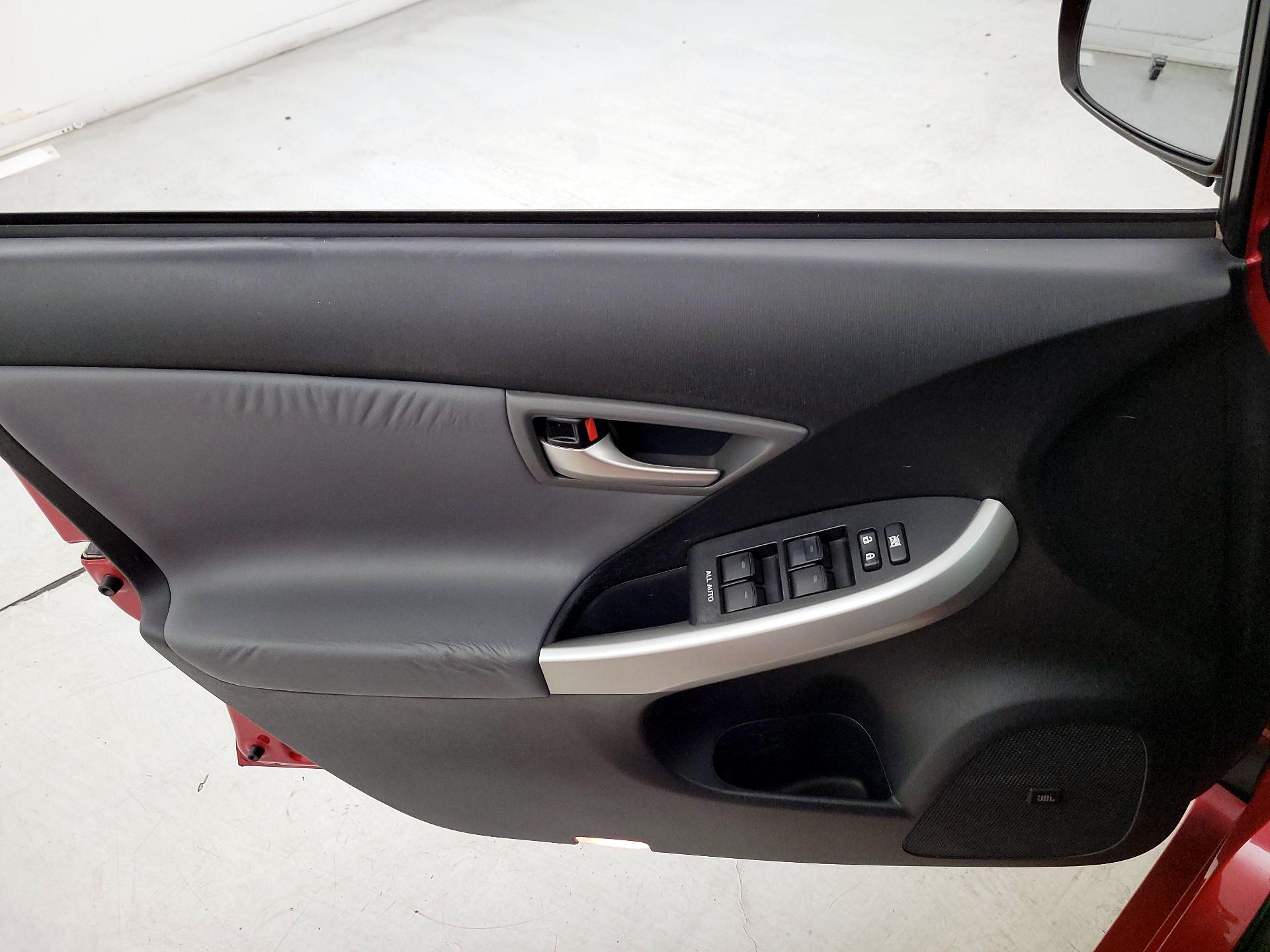 Thumbnail: 2015 Toyota Prius - 12