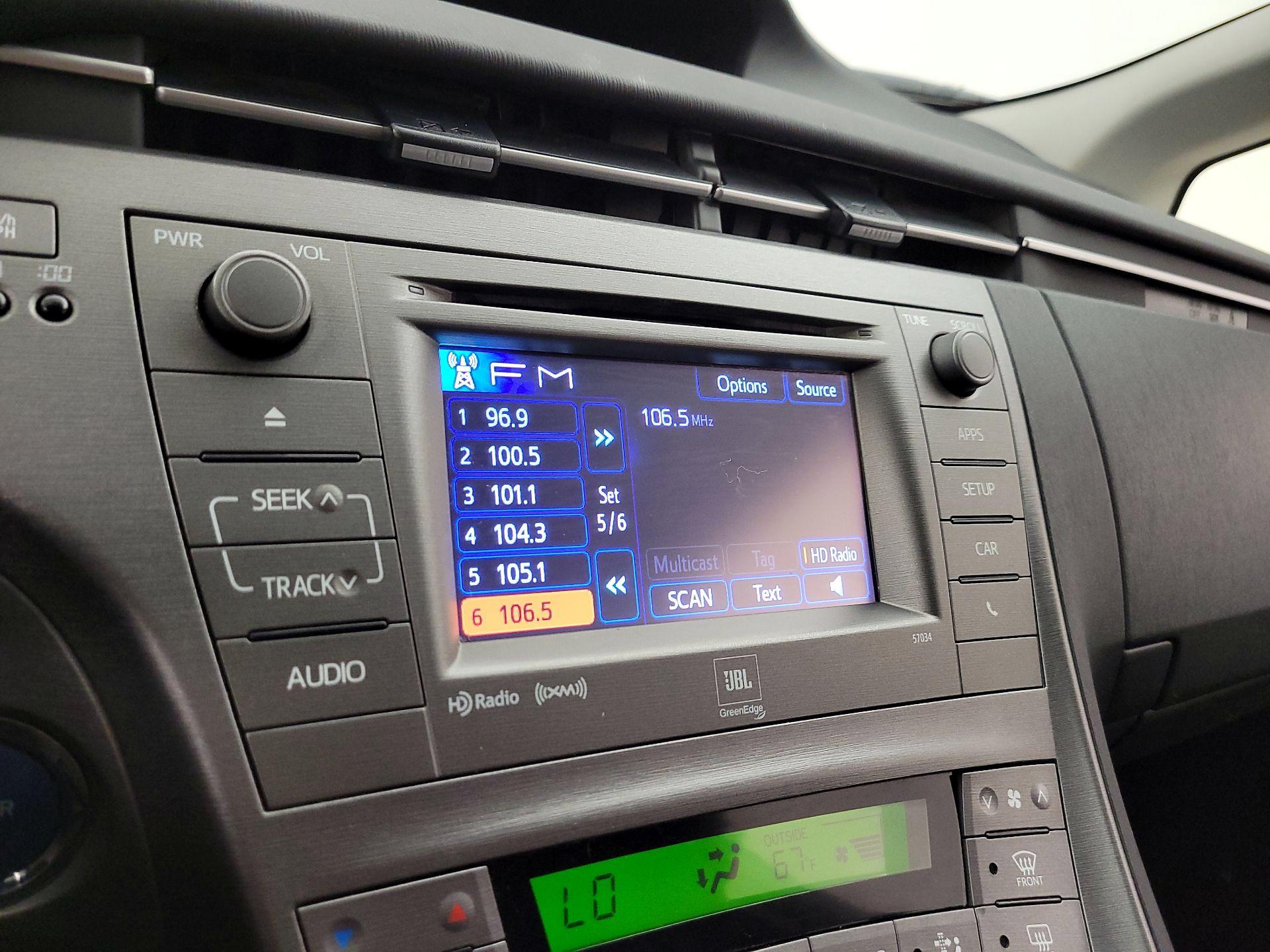 Thumbnail: 2015 Toyota Prius - 14