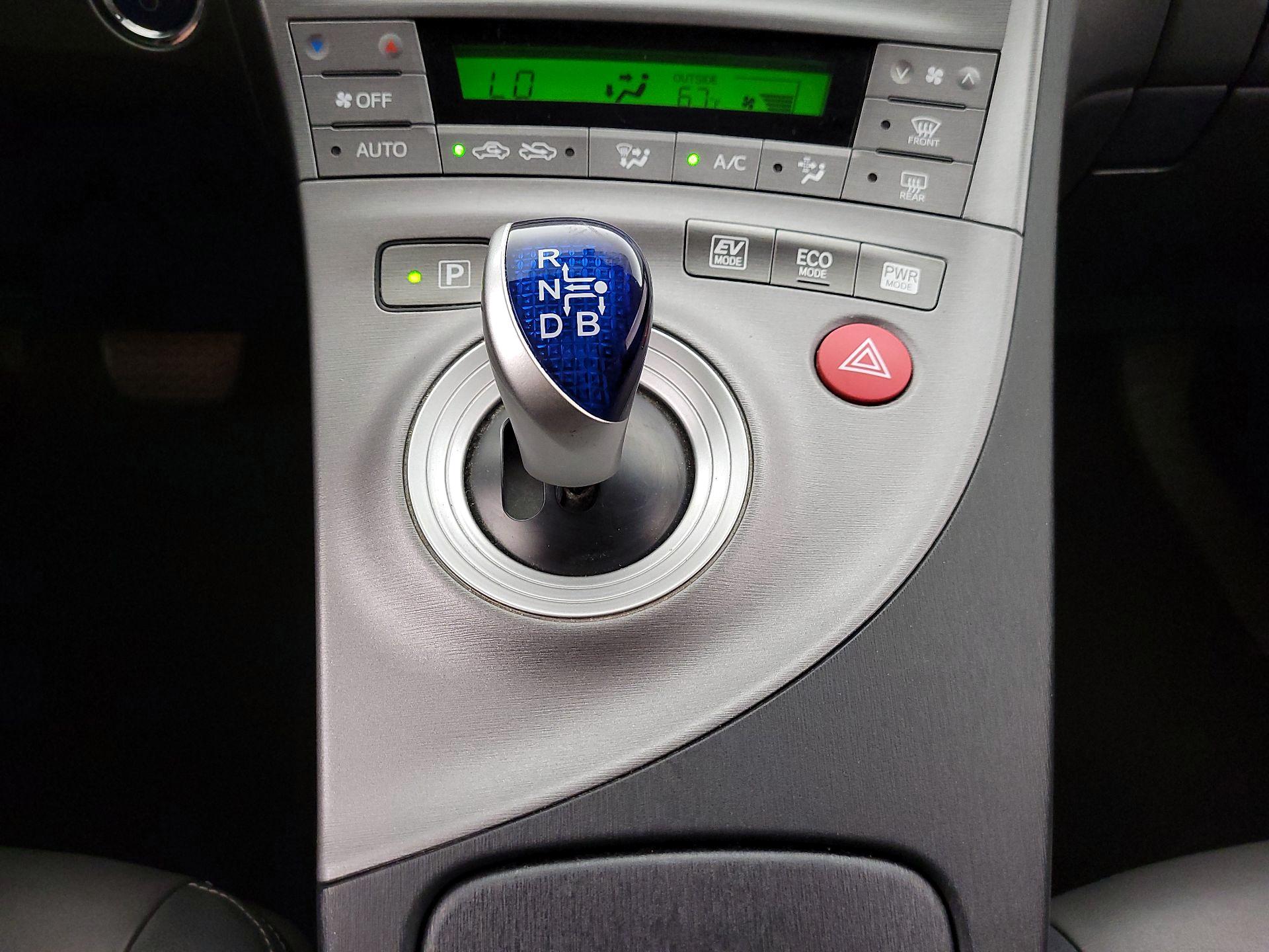 Thumbnail: 2015 Toyota Prius - 16