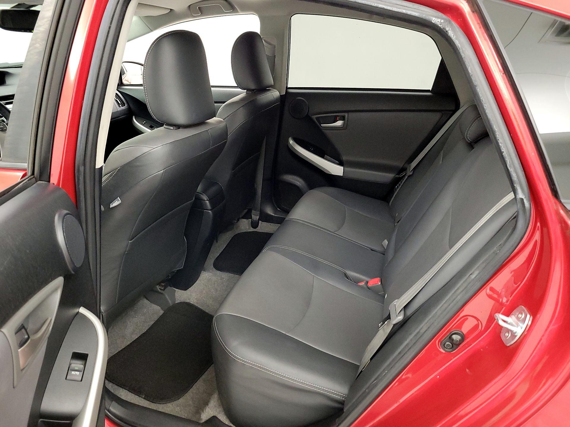 Thumbnail: 2015 Toyota Prius - 17