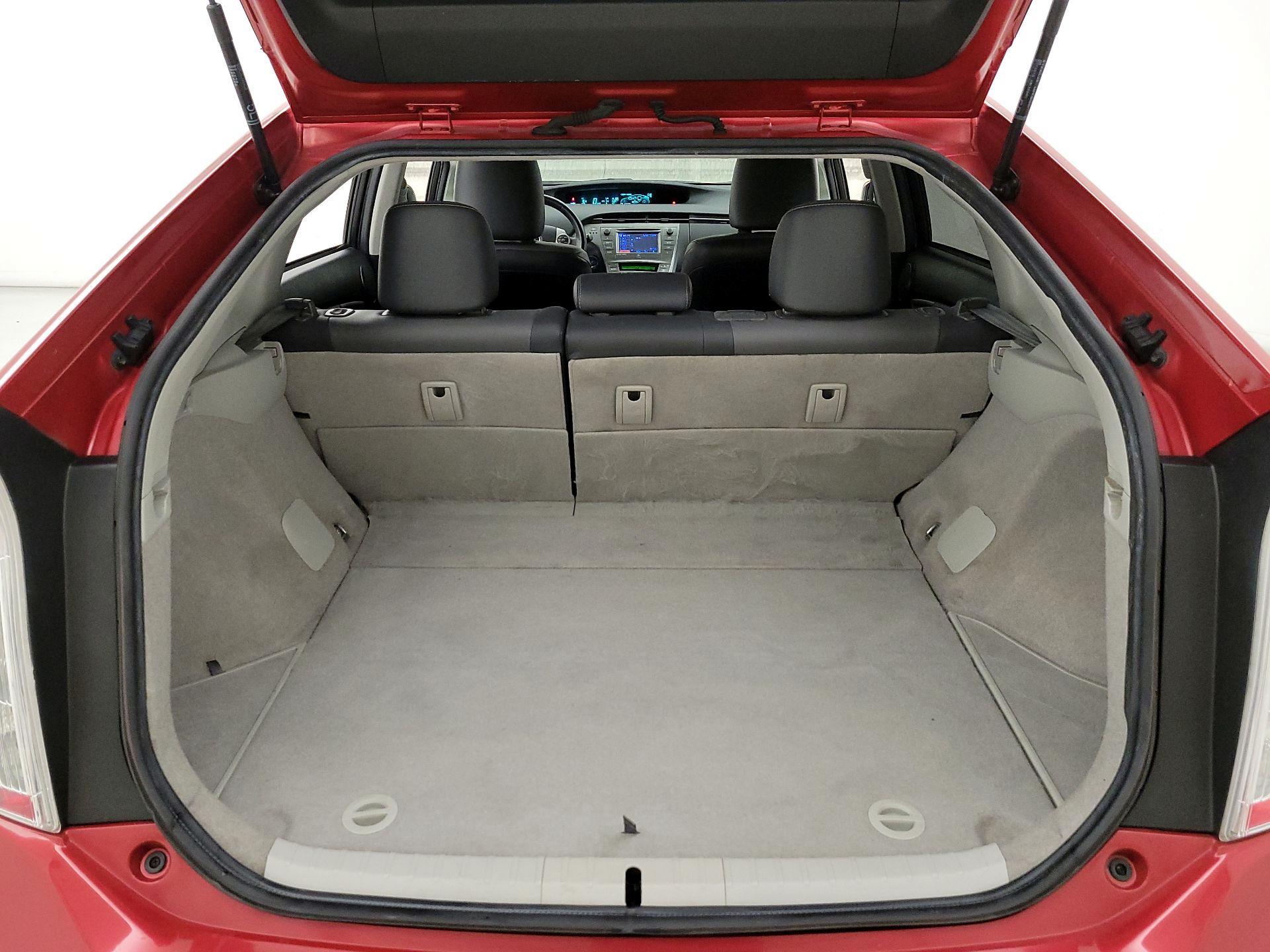 Thumbnail: 2015 Toyota Prius - 18