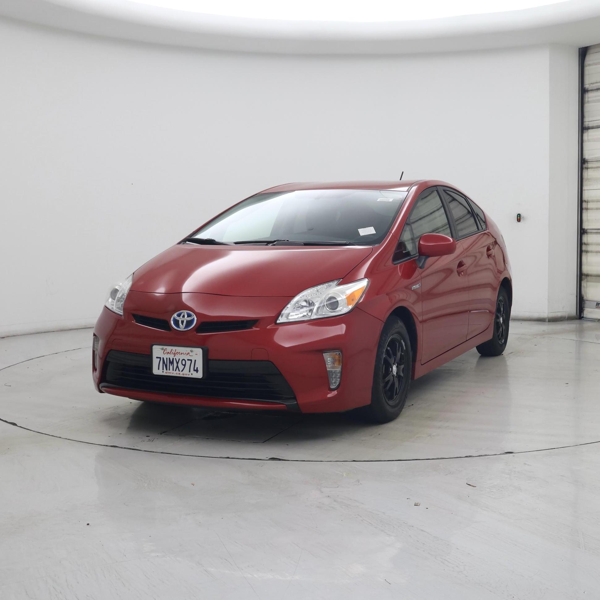Thumbnail: 2015 Toyota Prius - 4