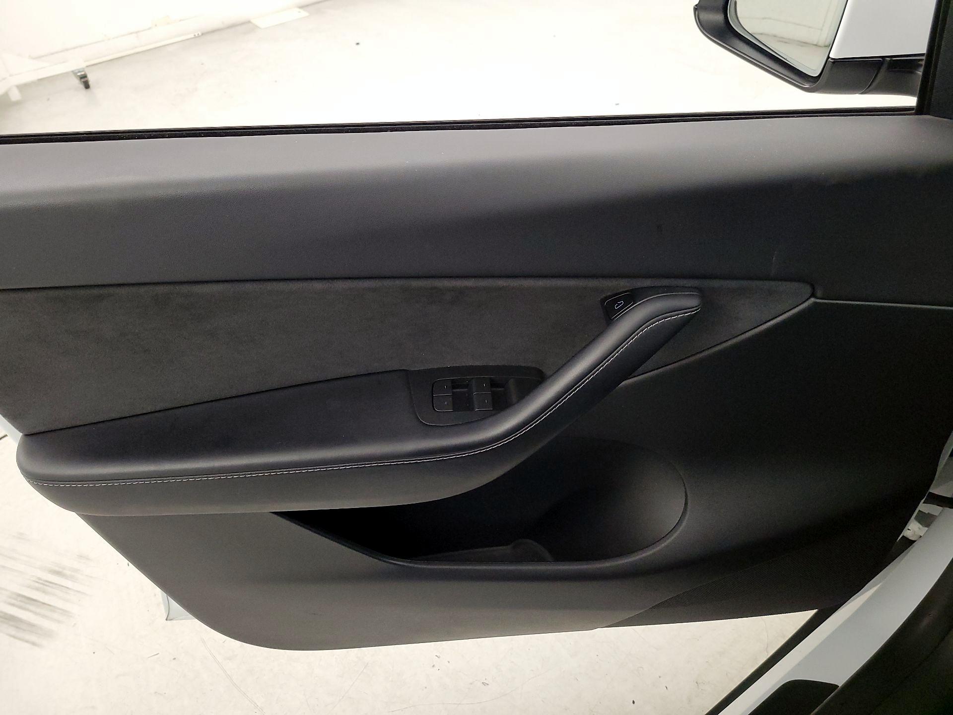 Thumbnail: 2021 Tesla Model Y - 12