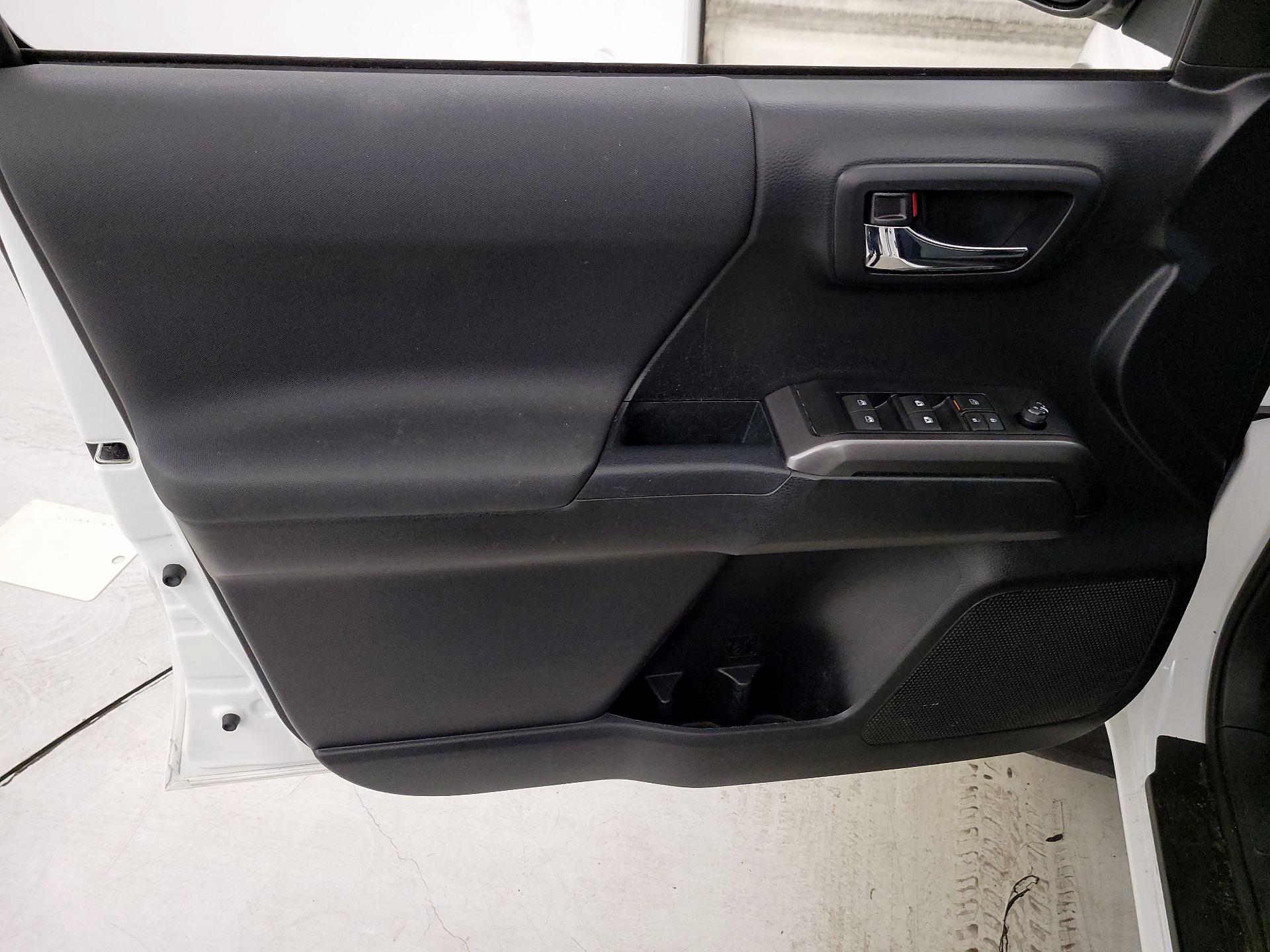 Thumbnail: 2021 Toyota Tacoma - 12