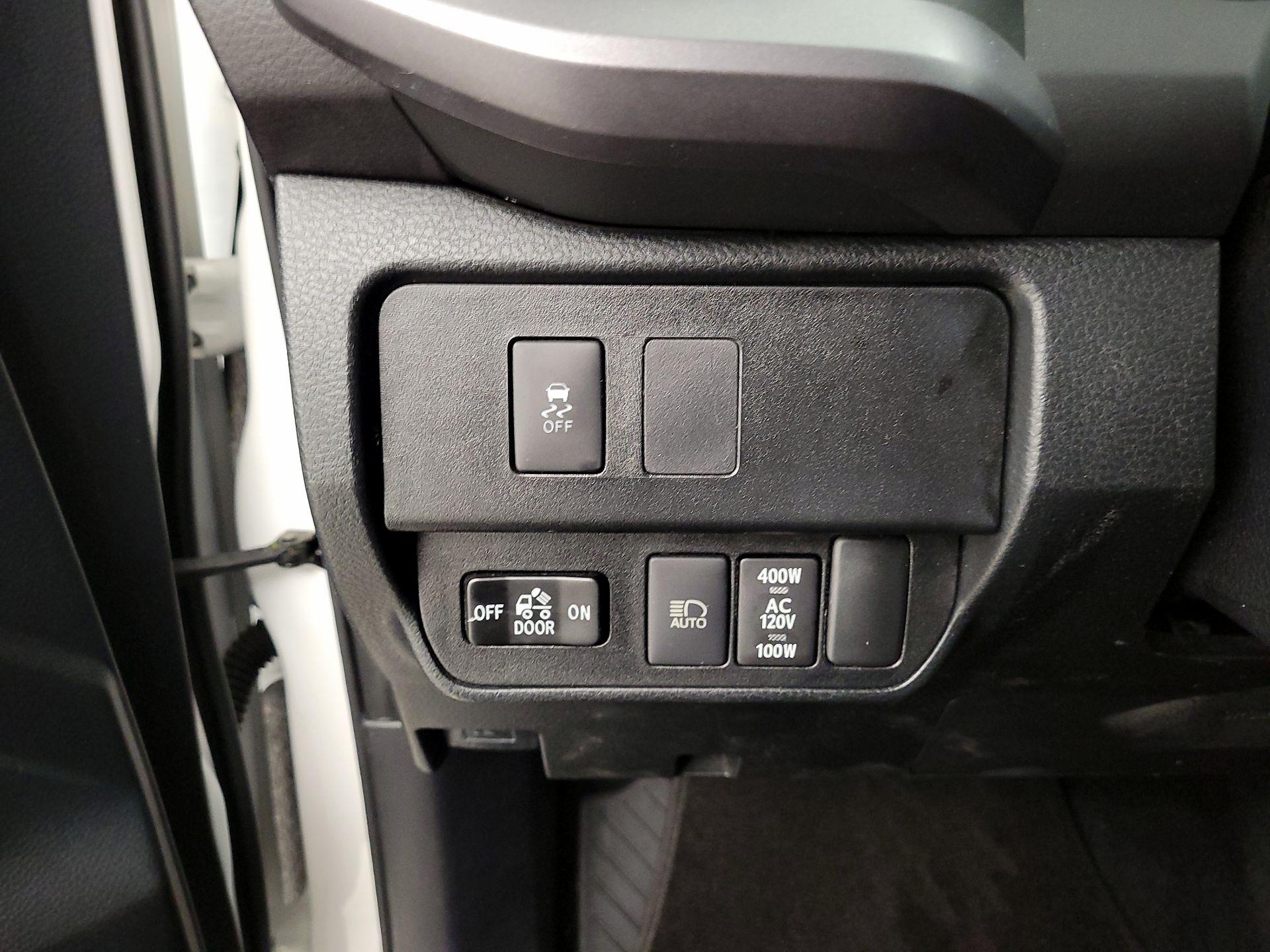 Thumbnail: 2021 Toyota Tacoma - 13