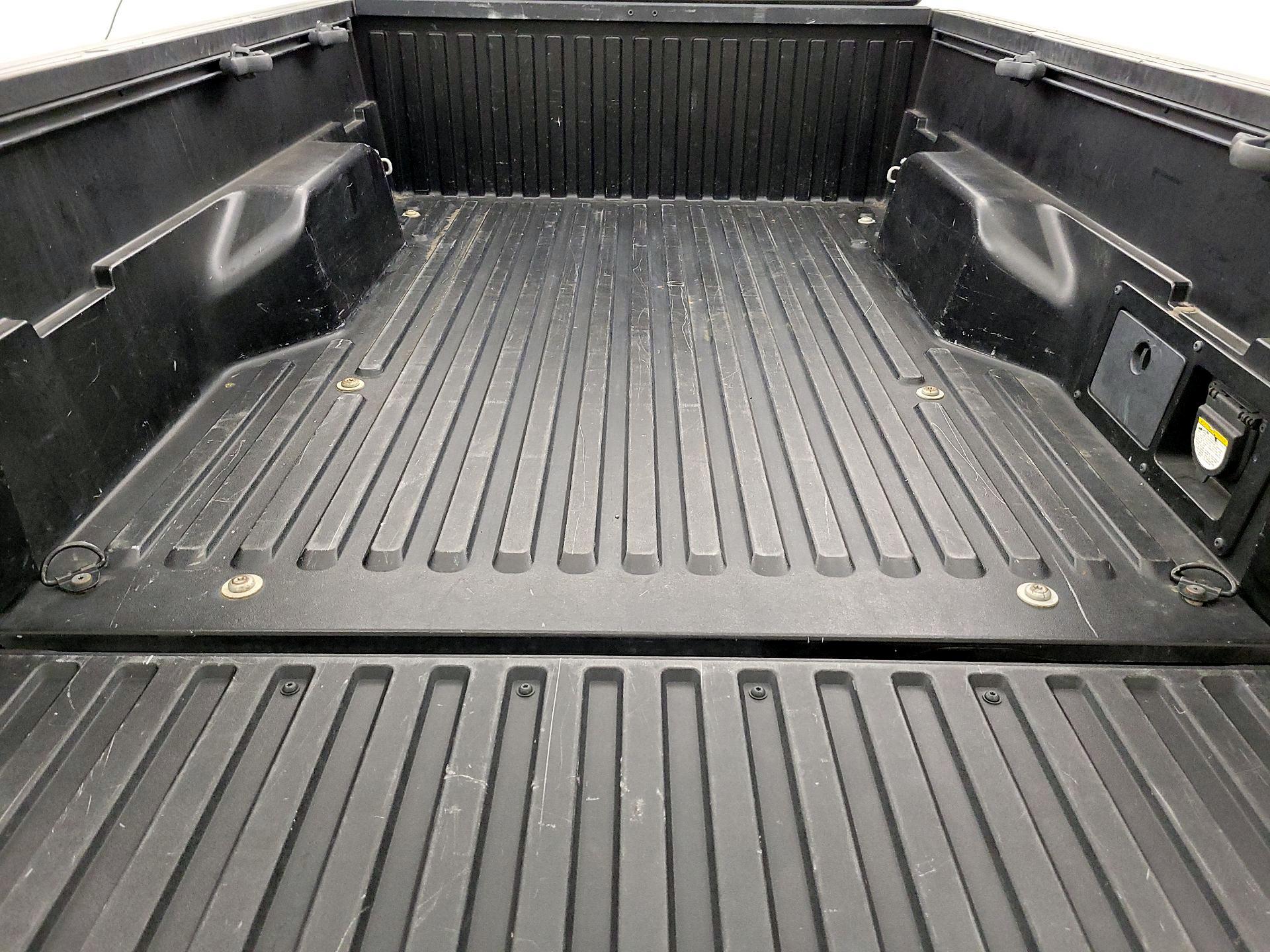 Thumbnail: 2021 Toyota Tacoma - 20