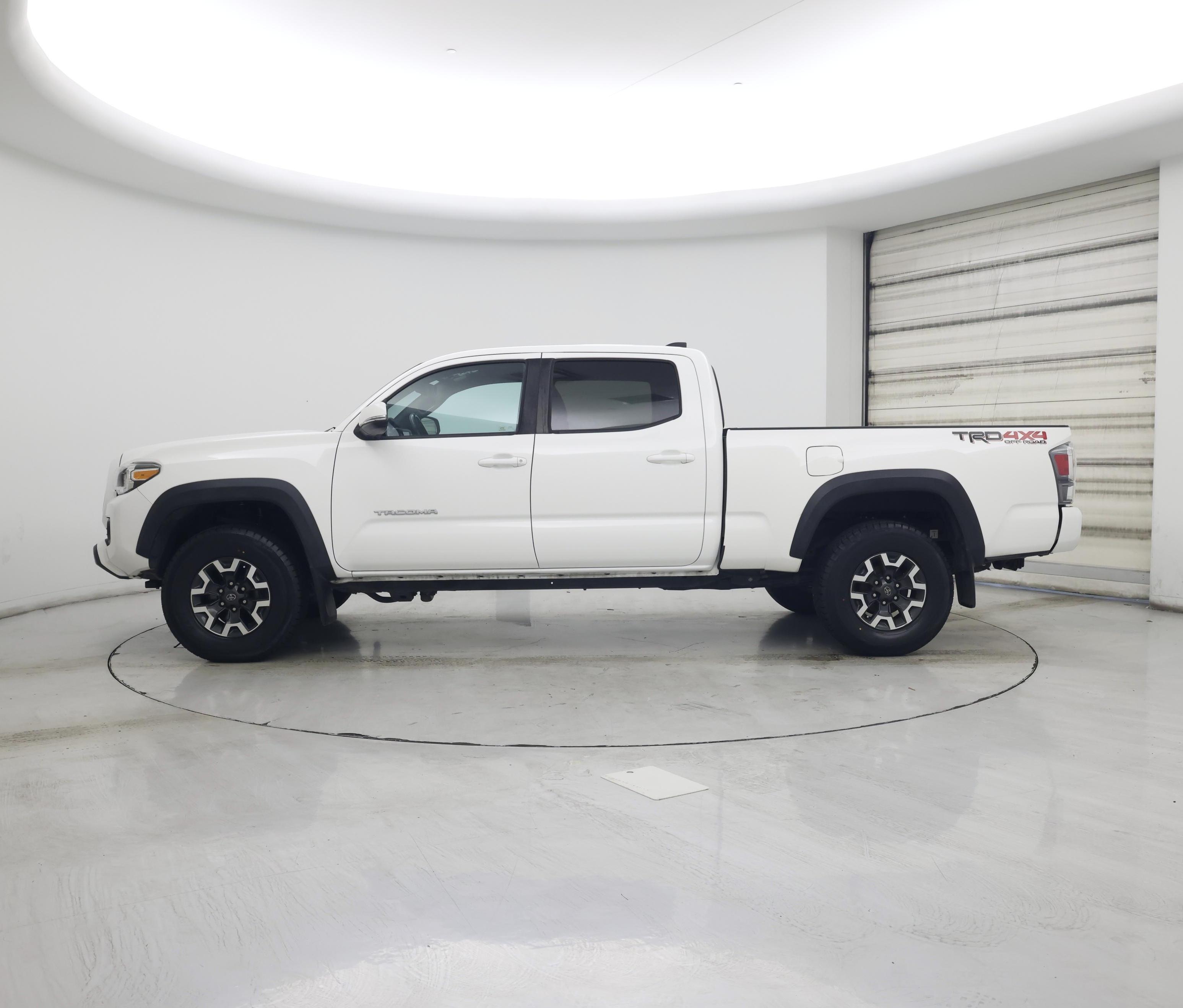 Thumbnail: 2021 Toyota Tacoma - 3