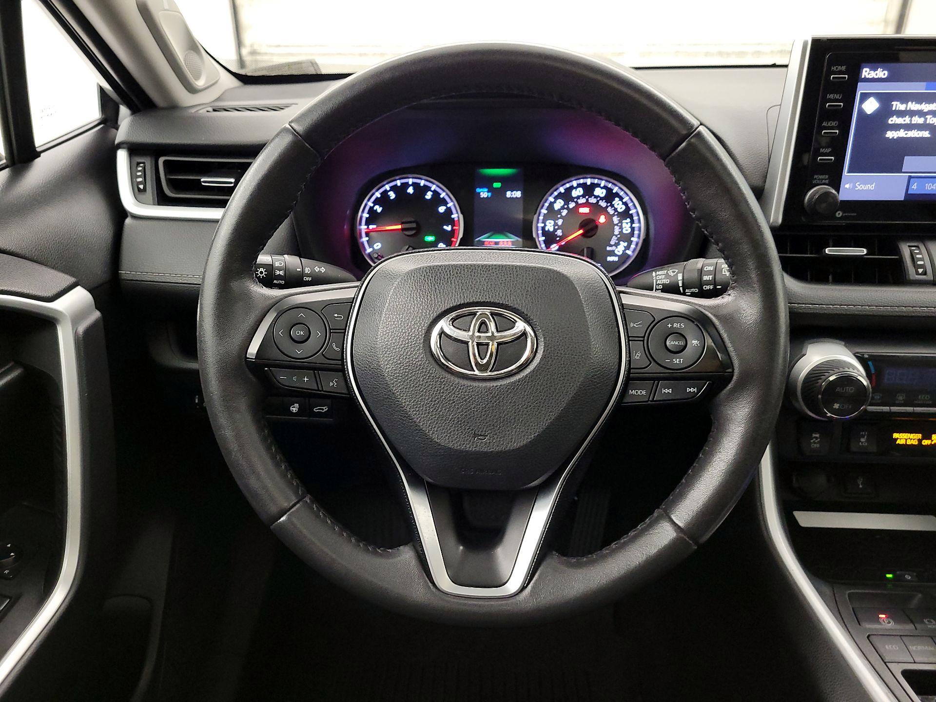 Thumbnail: 2021 Toyota RAV4 - 10