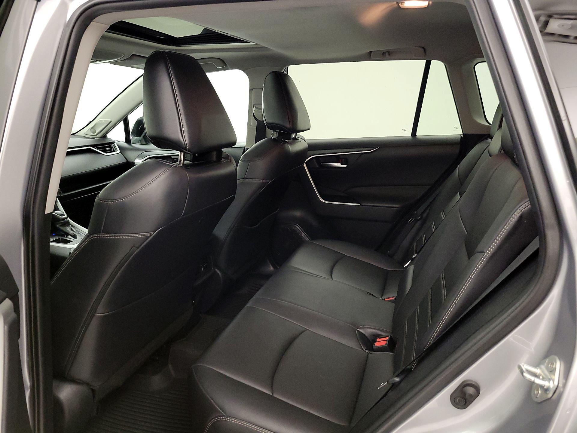 Thumbnail: 2021 Toyota RAV4 - 20