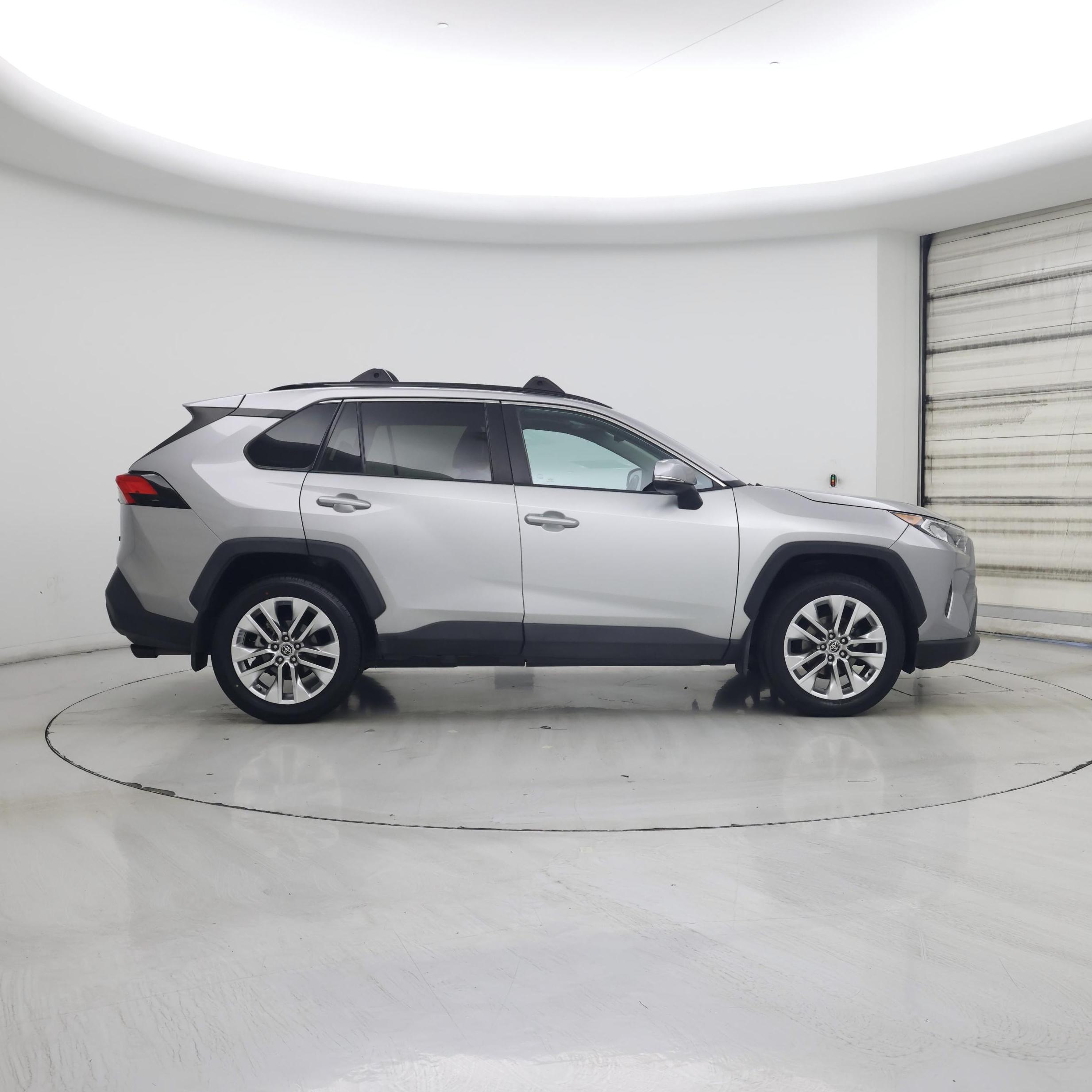 Thumbnail: 2021 Toyota RAV4 - 7