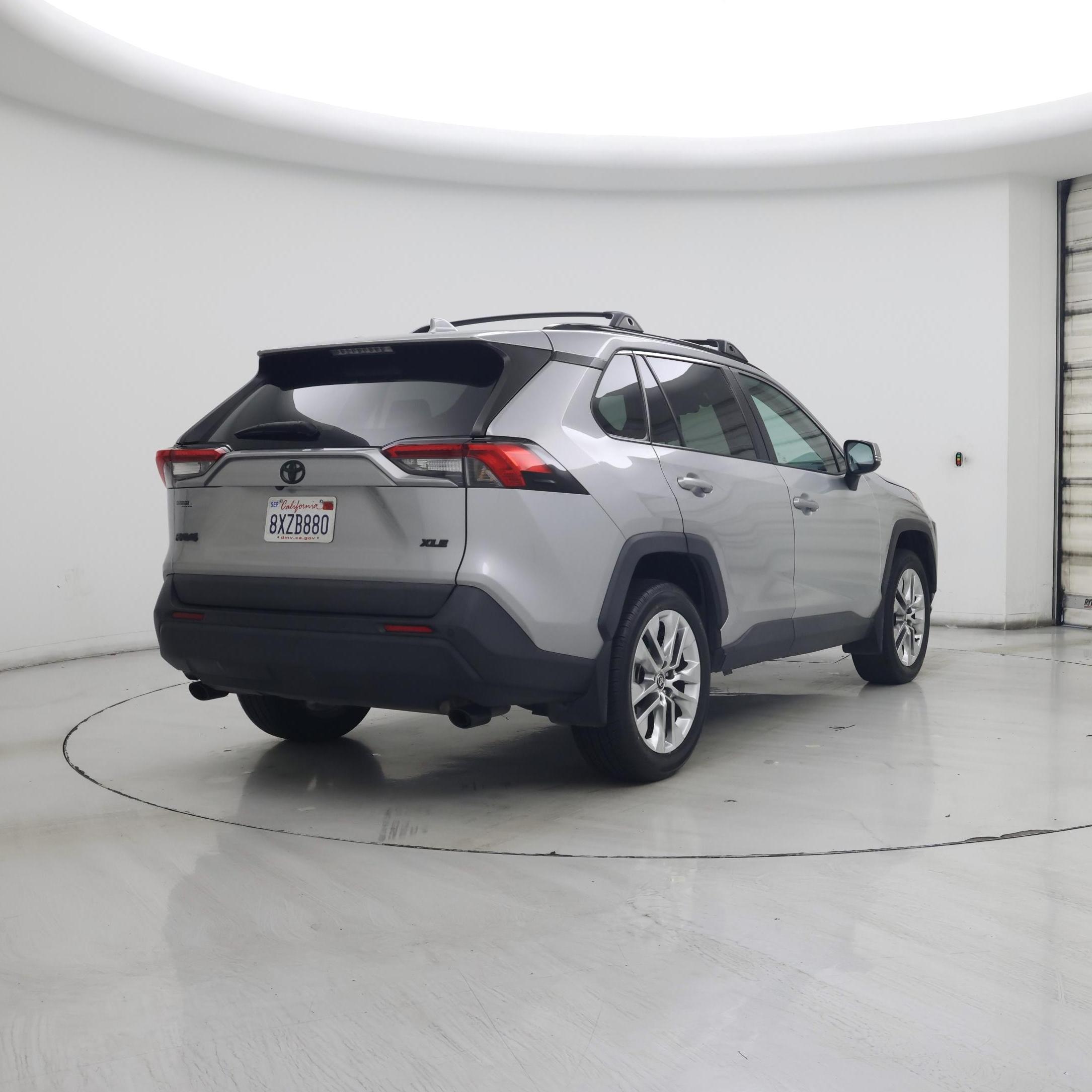 Thumbnail: 2021 Toyota RAV4 - 8
