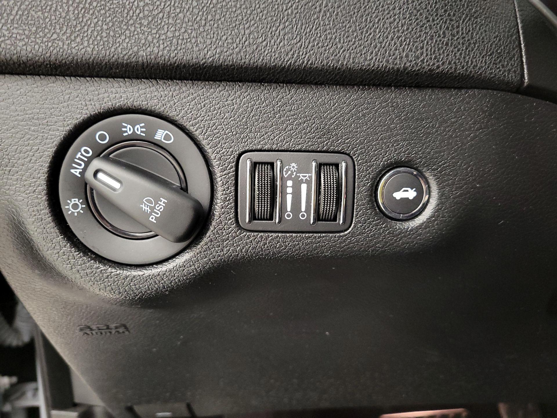 Thumbnail: 2021 Dodge Charger - 13