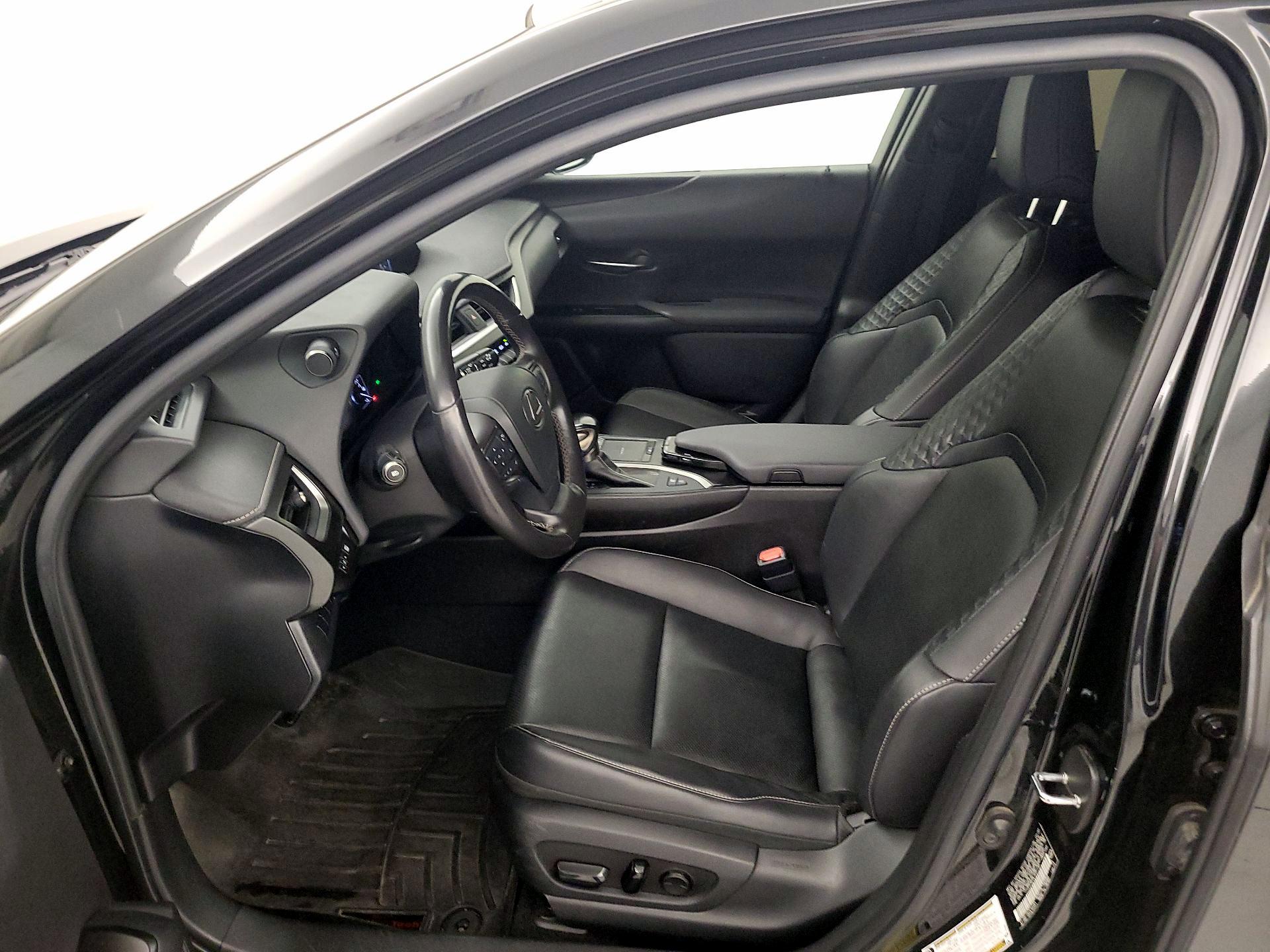 Thumbnail: 2020 Lexus UX - 11