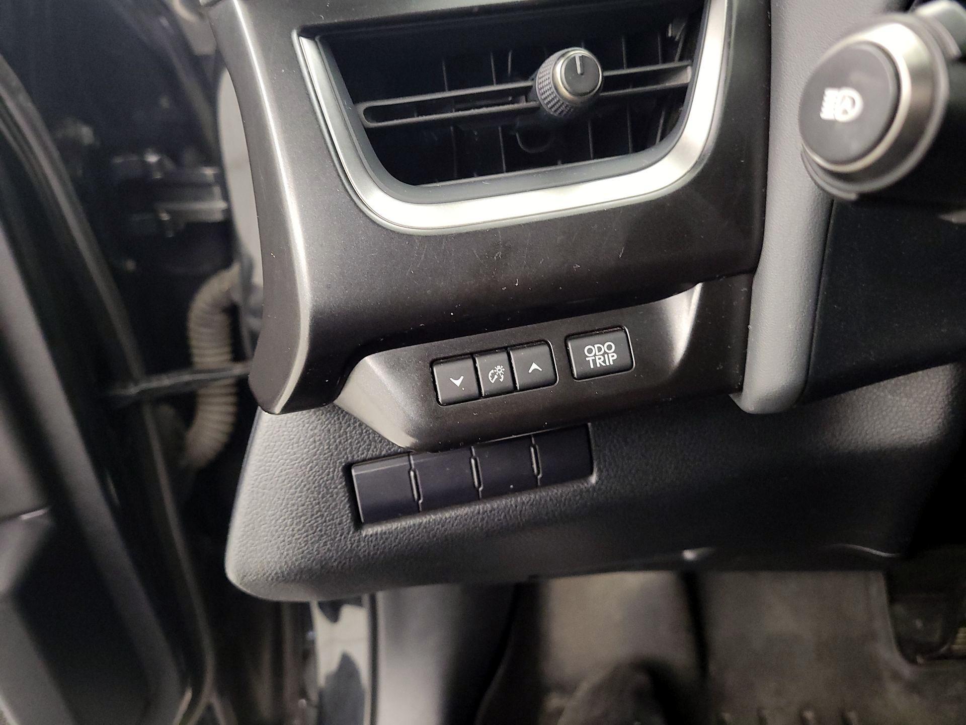 Thumbnail: 2020 Lexus UX - 13