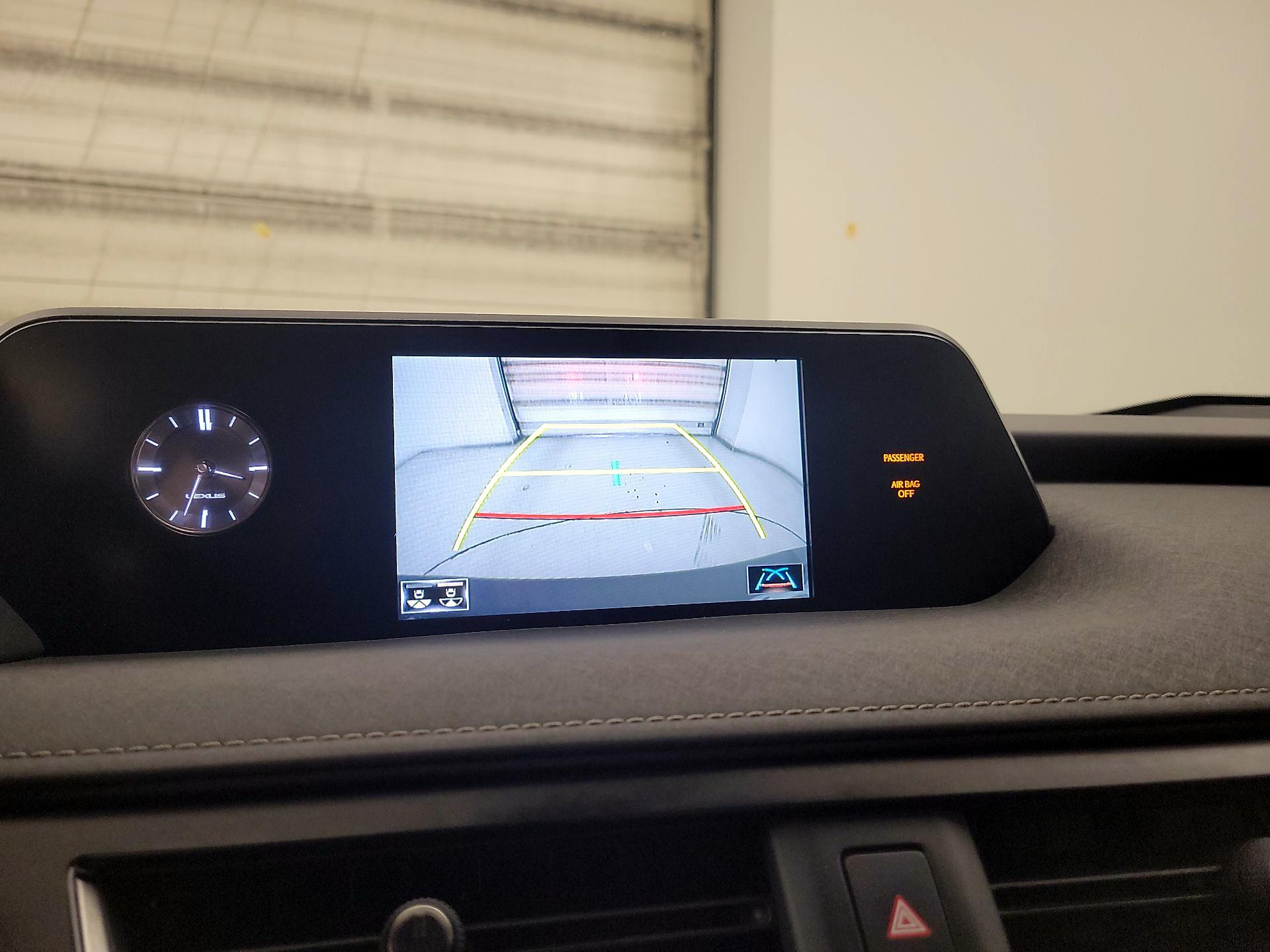 Thumbnail: 2020 Lexus UX - 14