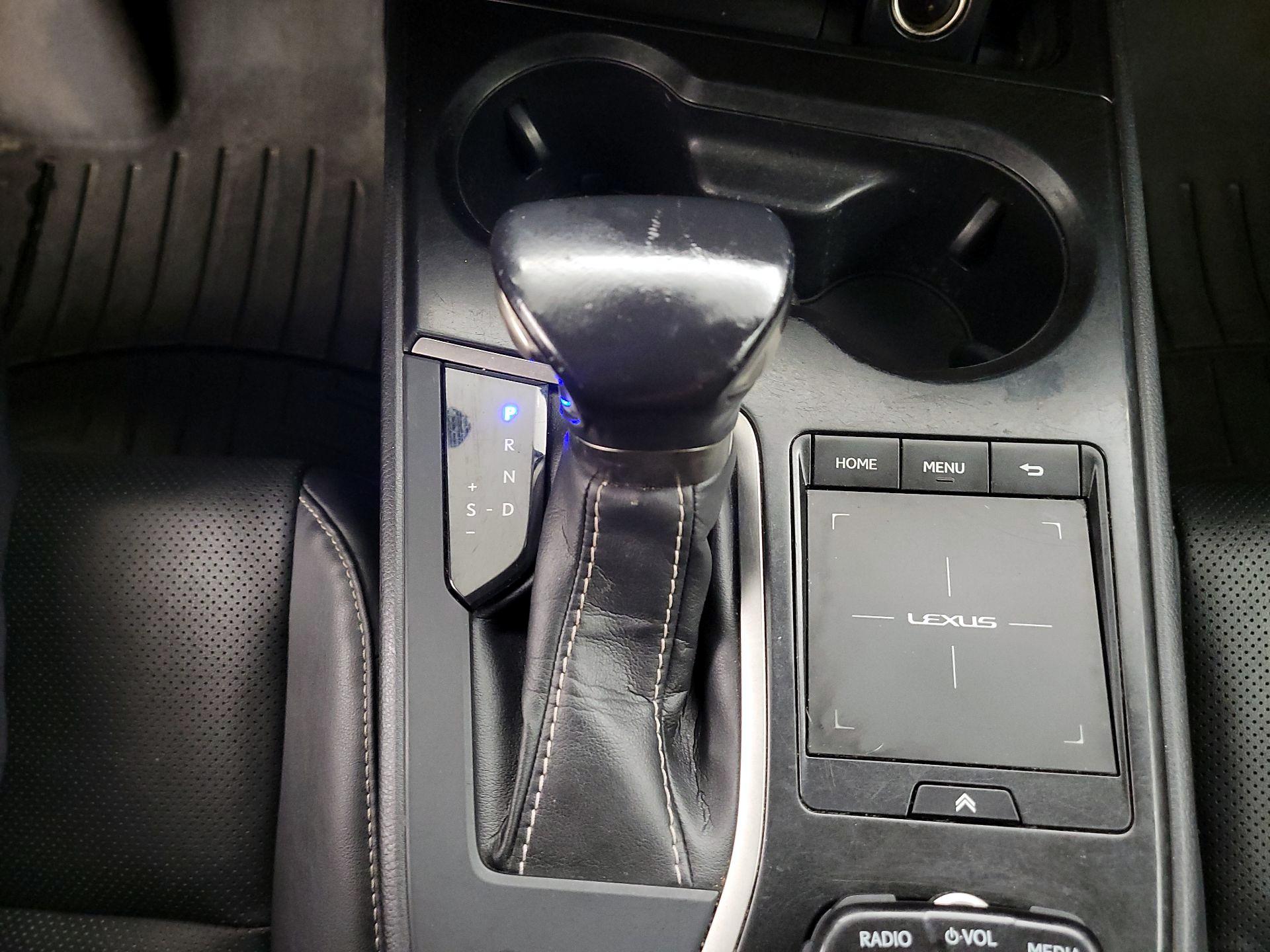 Thumbnail: 2020 Lexus UX - 17