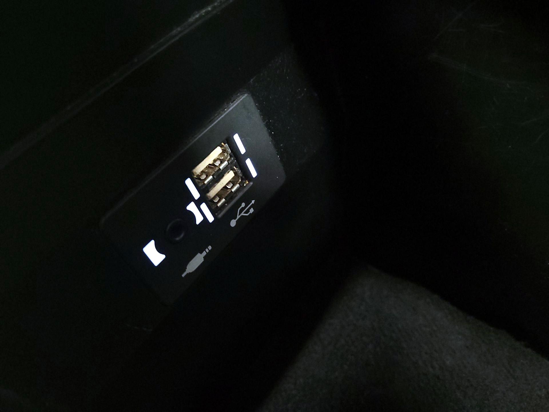 Thumbnail: 2020 Lexus UX - 18