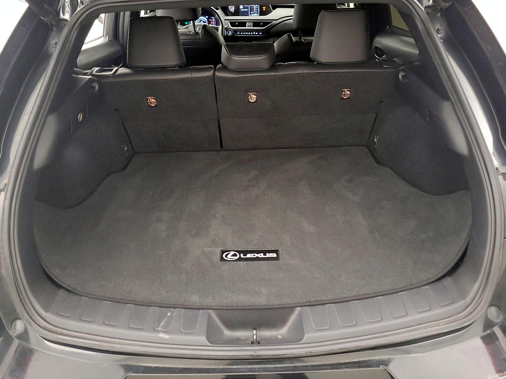 Thumbnail: 2020 Lexus UX - 20