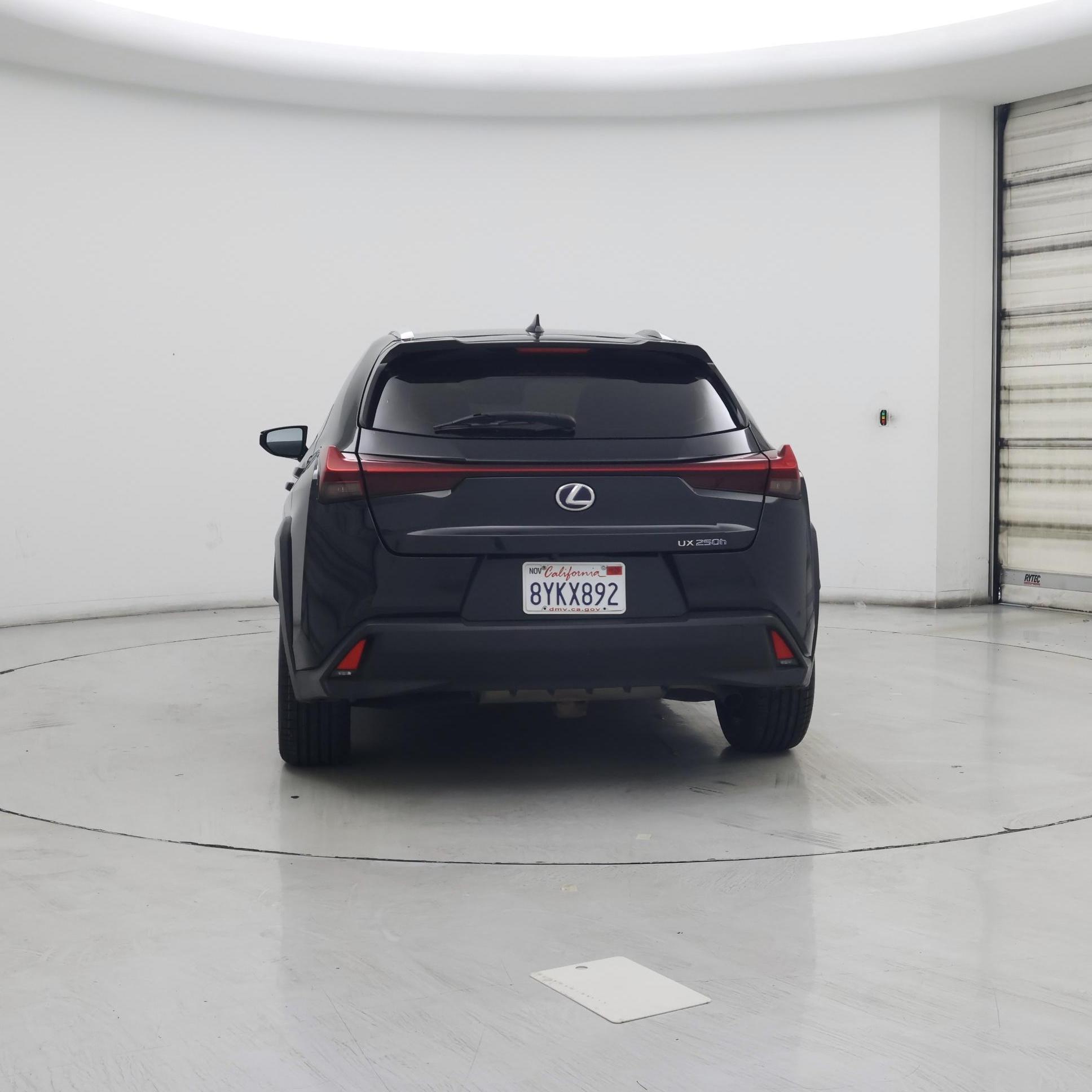 Thumbnail: 2020 Lexus UX - 6