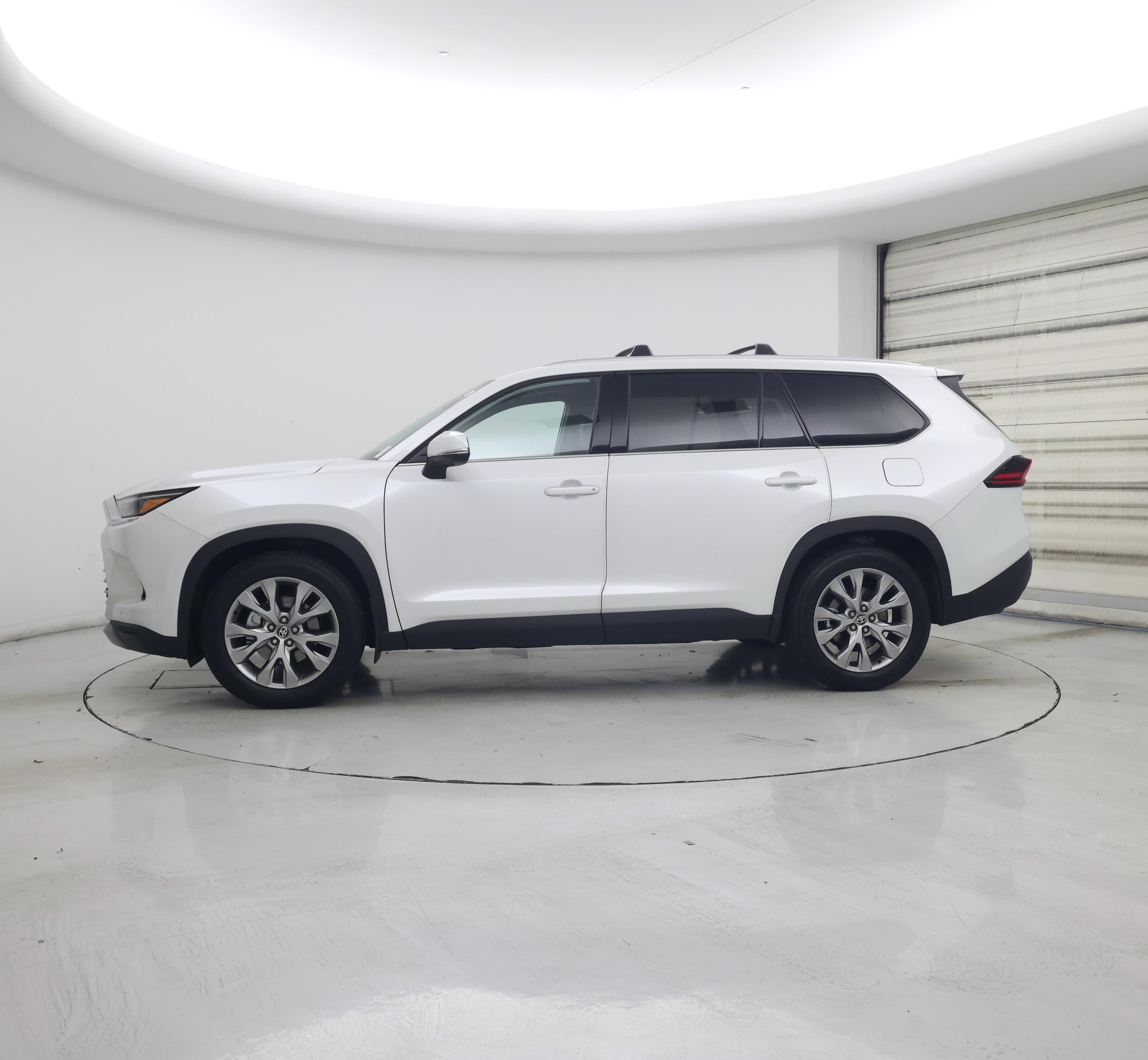 Thumbnail: 2026 Toyota Highlander - 3