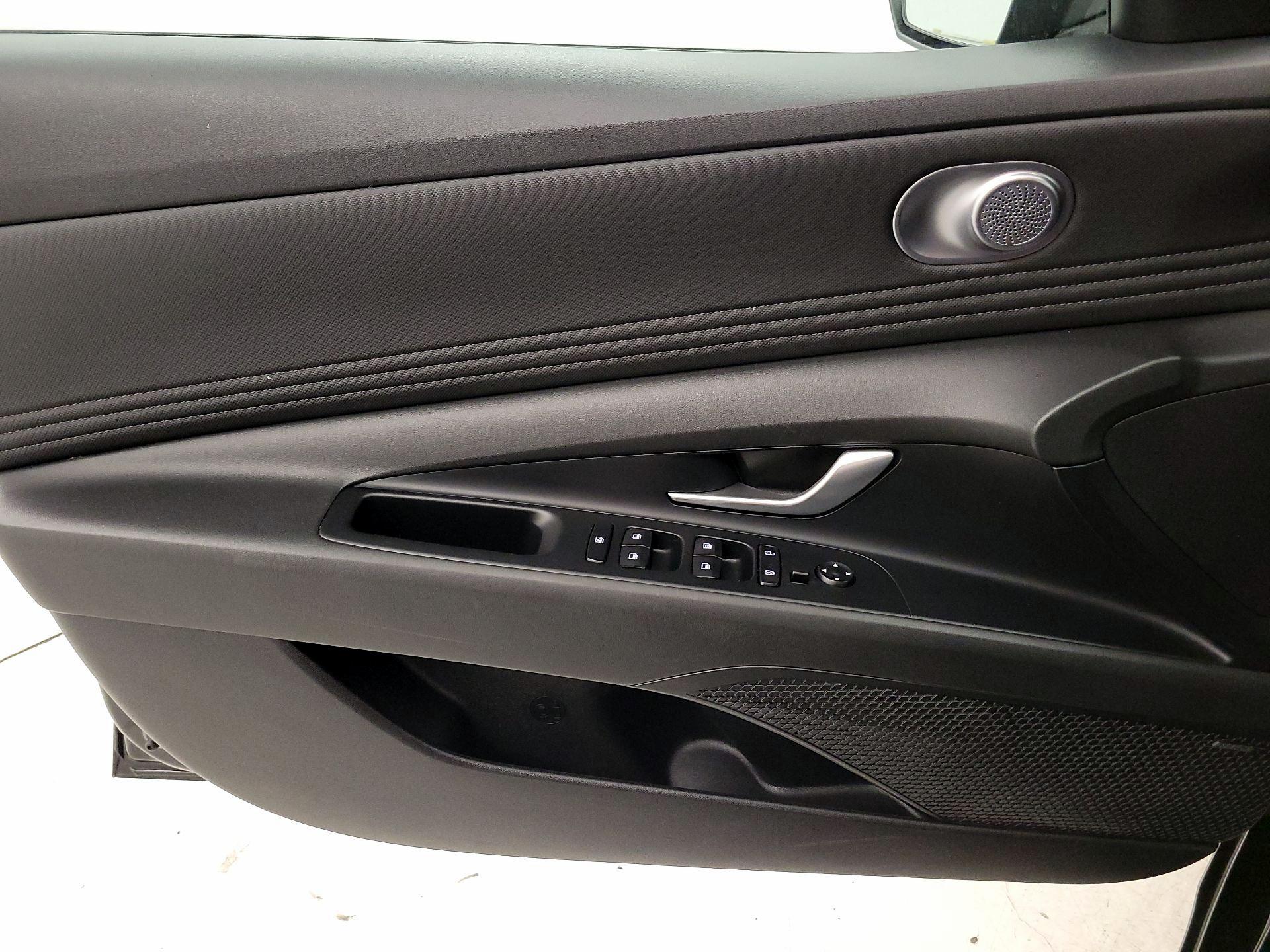 Thumbnail: 2023 Hyundai Elantra - 12