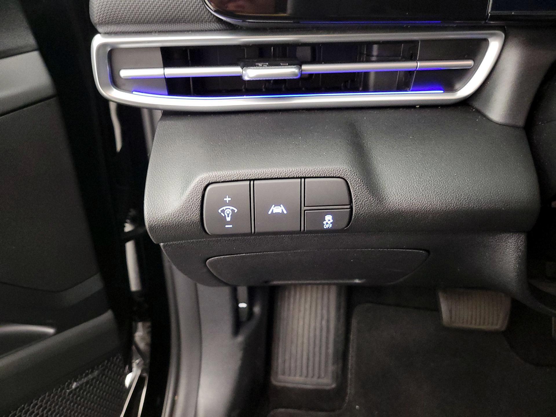 Thumbnail: 2023 Hyundai Elantra - 13