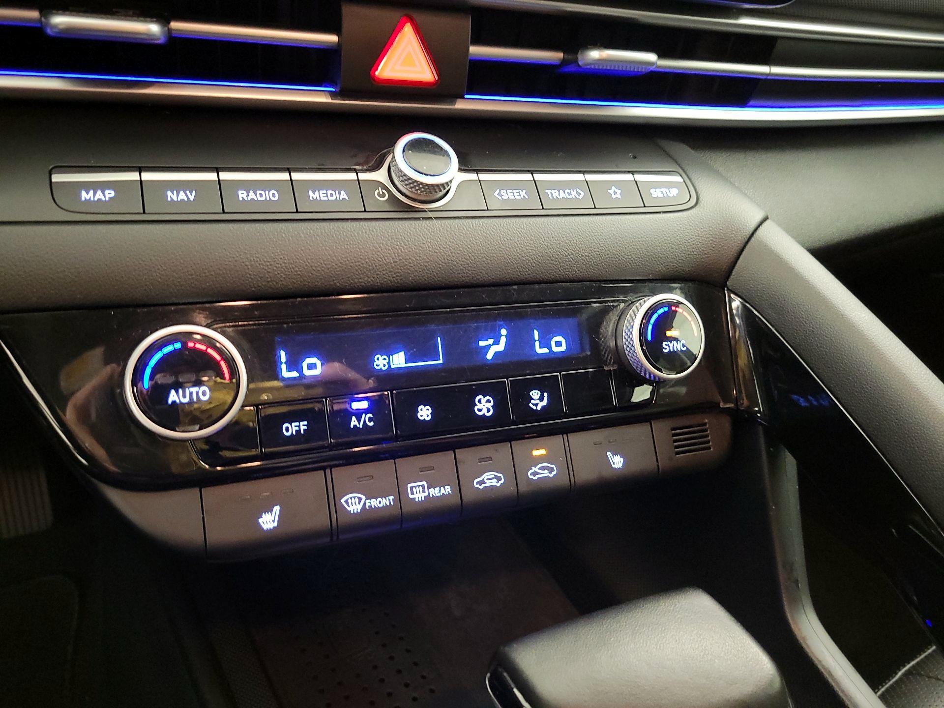 Thumbnail: 2023 Hyundai Elantra - 17