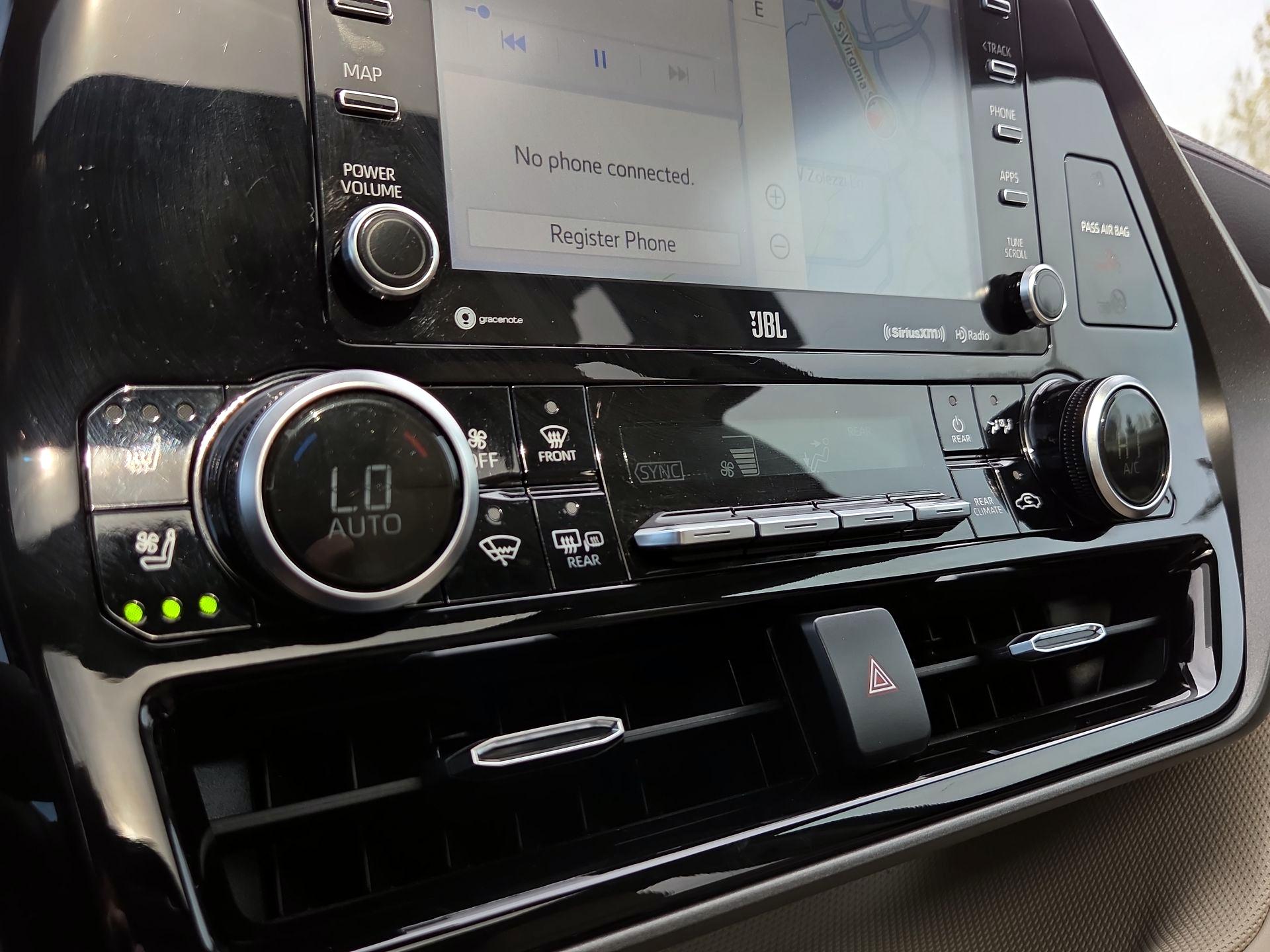 Thumbnail: 2021 Toyota Highlander - 15