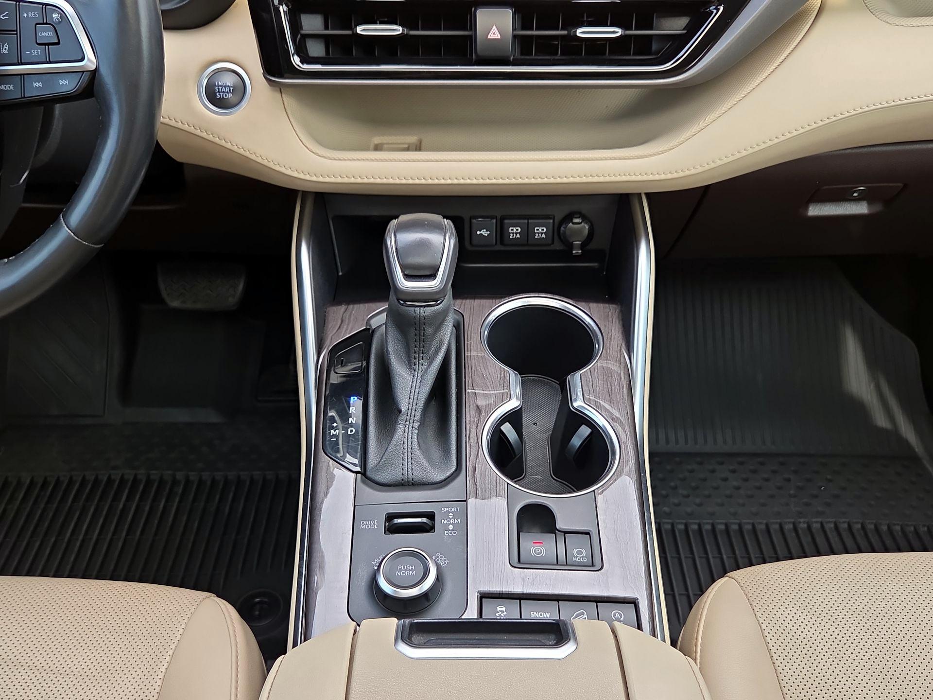 Thumbnail: 2021 Toyota Highlander - 16