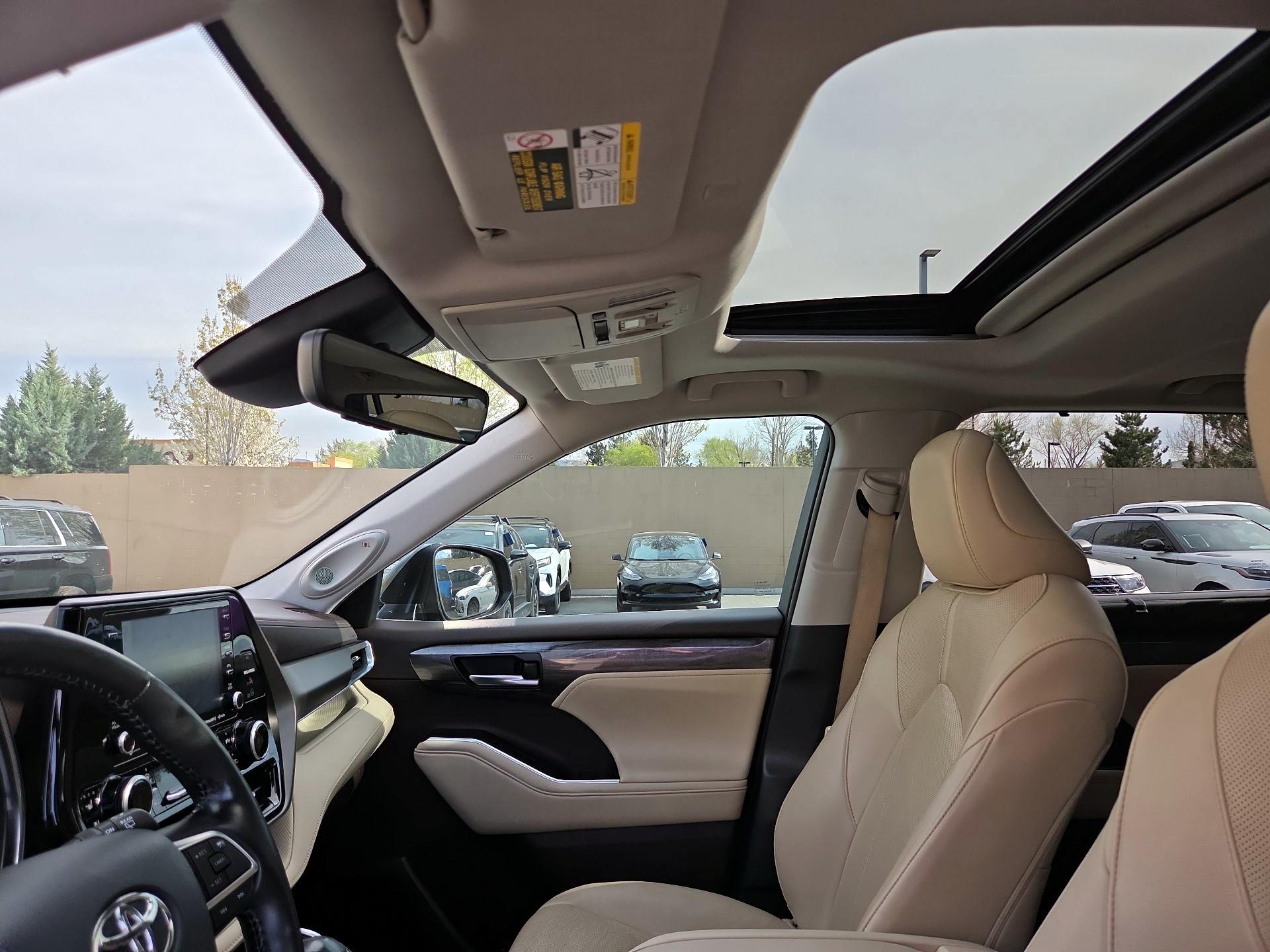 Thumbnail: 2021 Toyota Highlander - 18