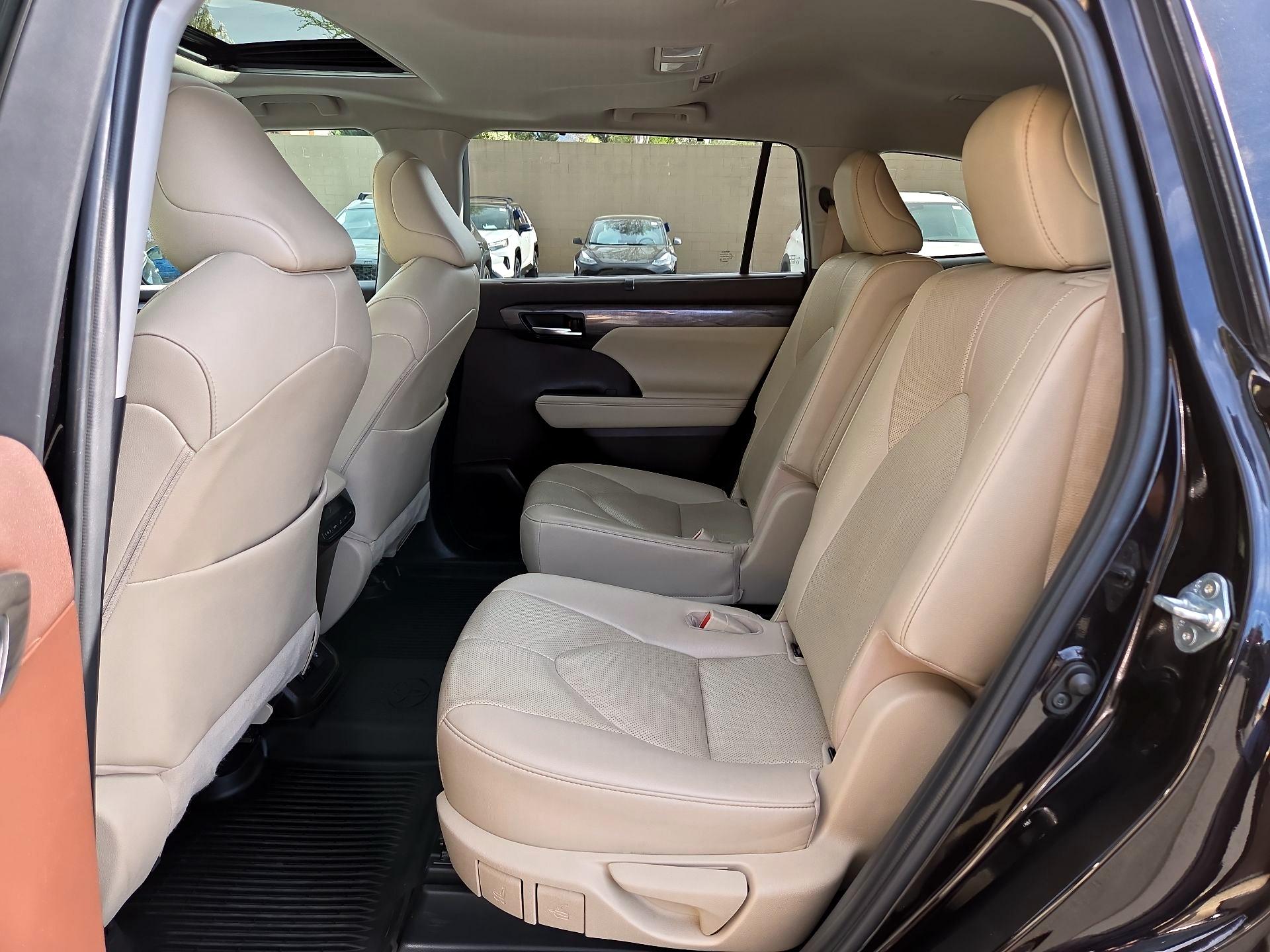 Thumbnail: 2021 Toyota Highlander - 19