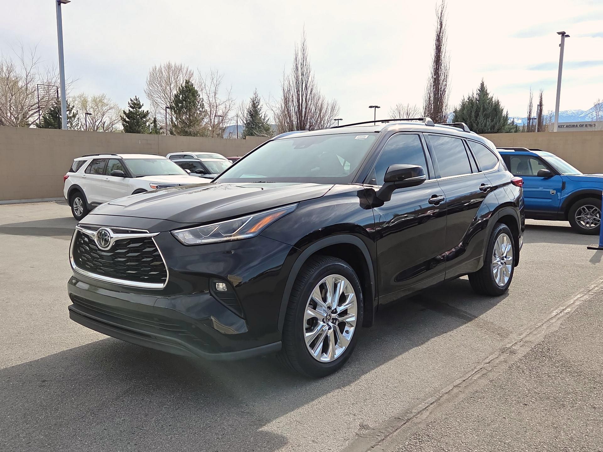 Thumbnail: 2021 Toyota Highlander - 3