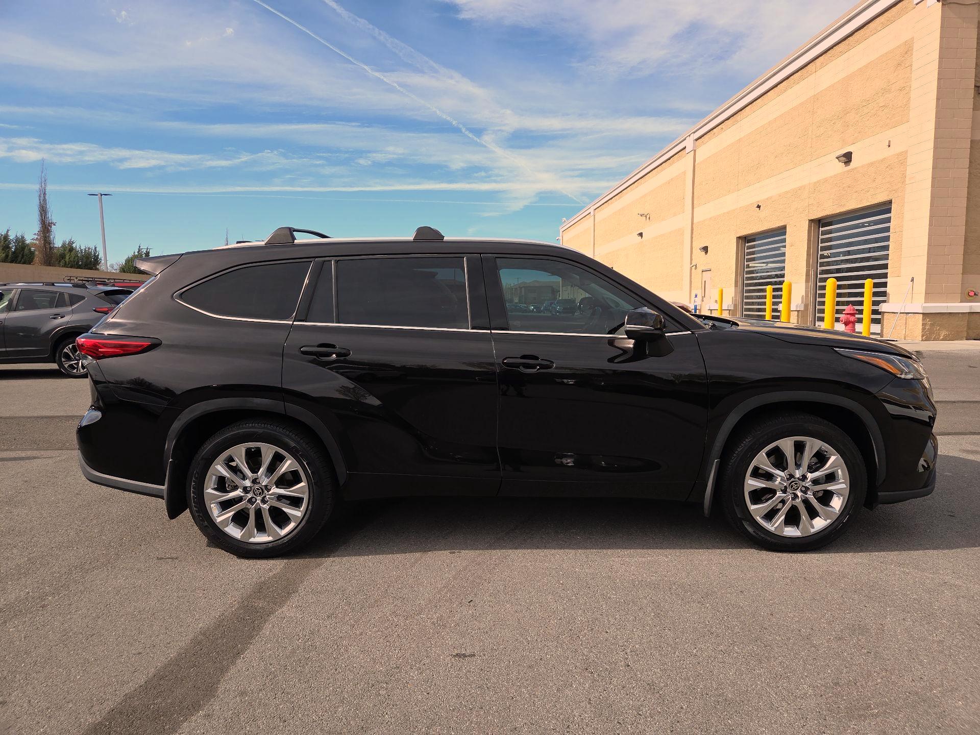 Thumbnail: 2021 Toyota Highlander - 4