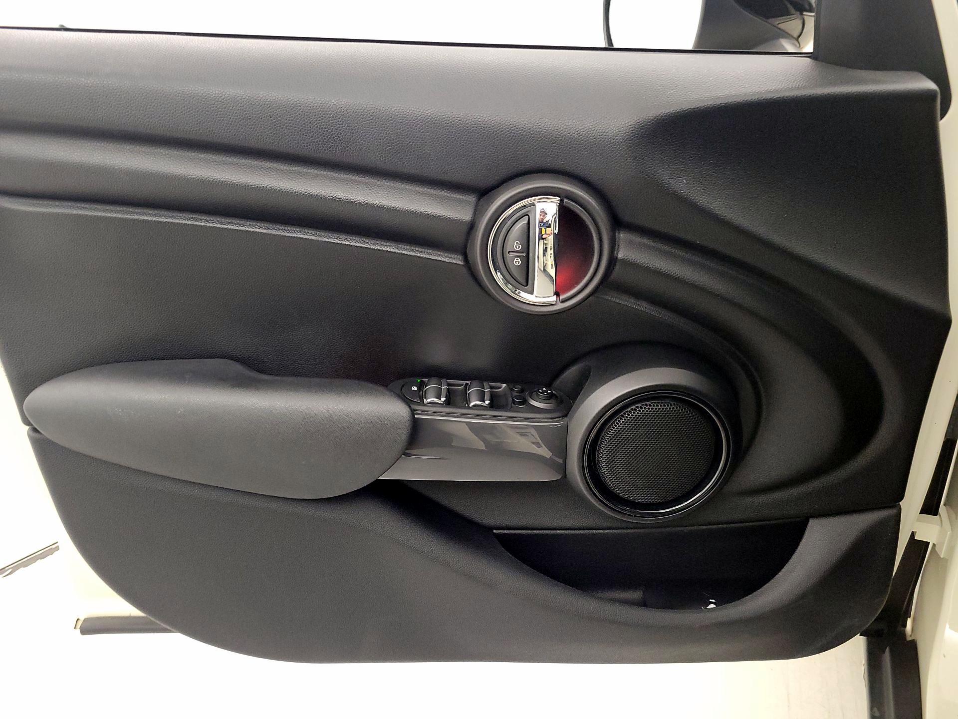 Thumbnail: 2015 MINI Cooper Hardtop - 12