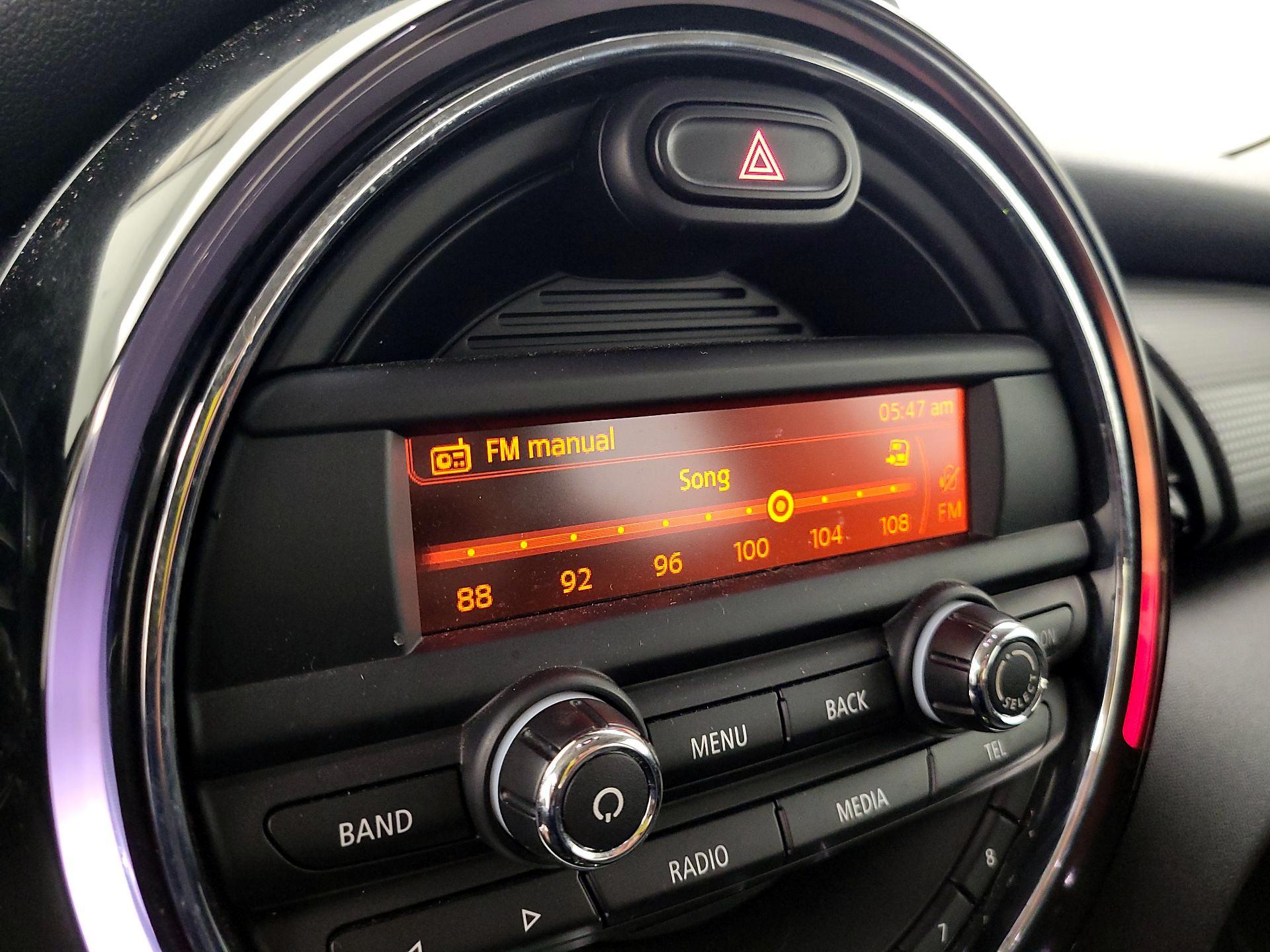 Thumbnail: 2015 MINI Cooper Hardtop - 14