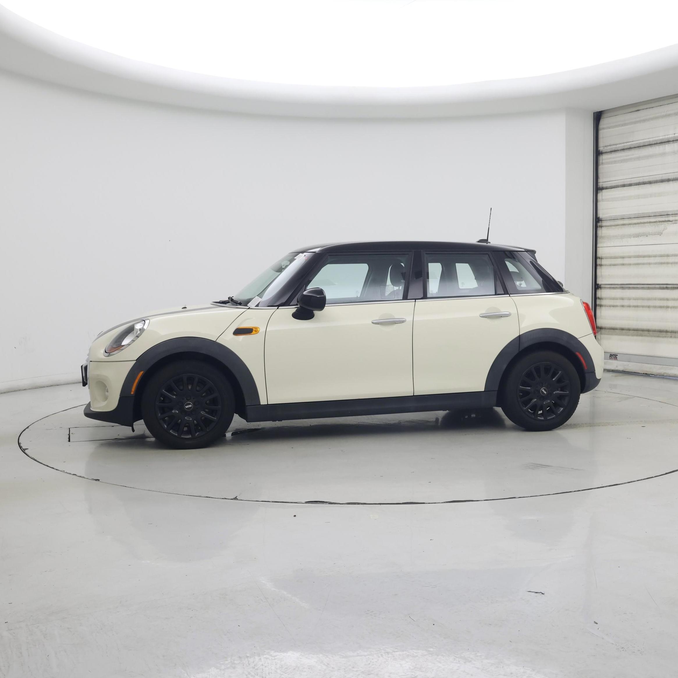 Thumbnail: 2015 MINI Cooper Hardtop - 3