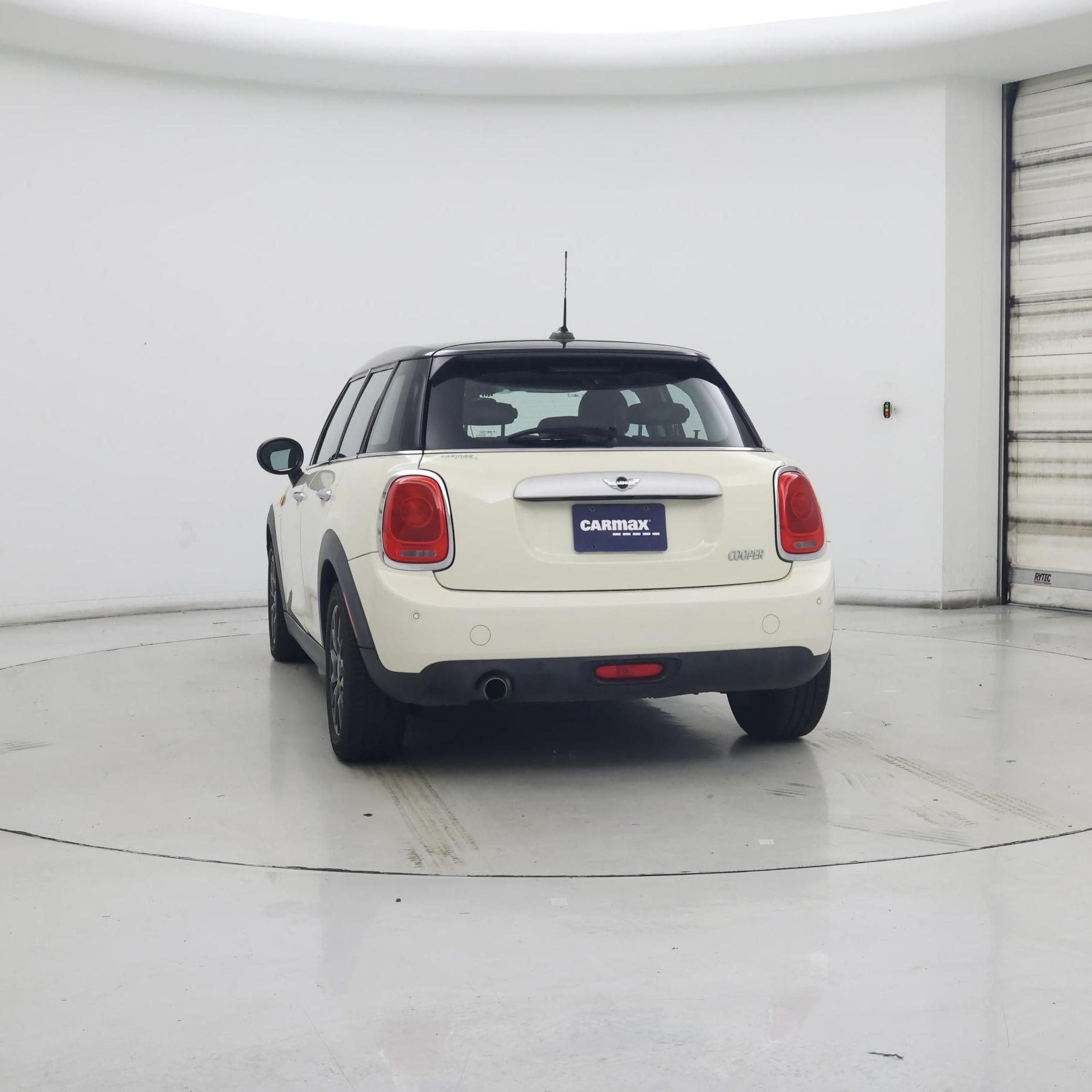 Thumbnail: 2015 MINI Cooper Hardtop - 6