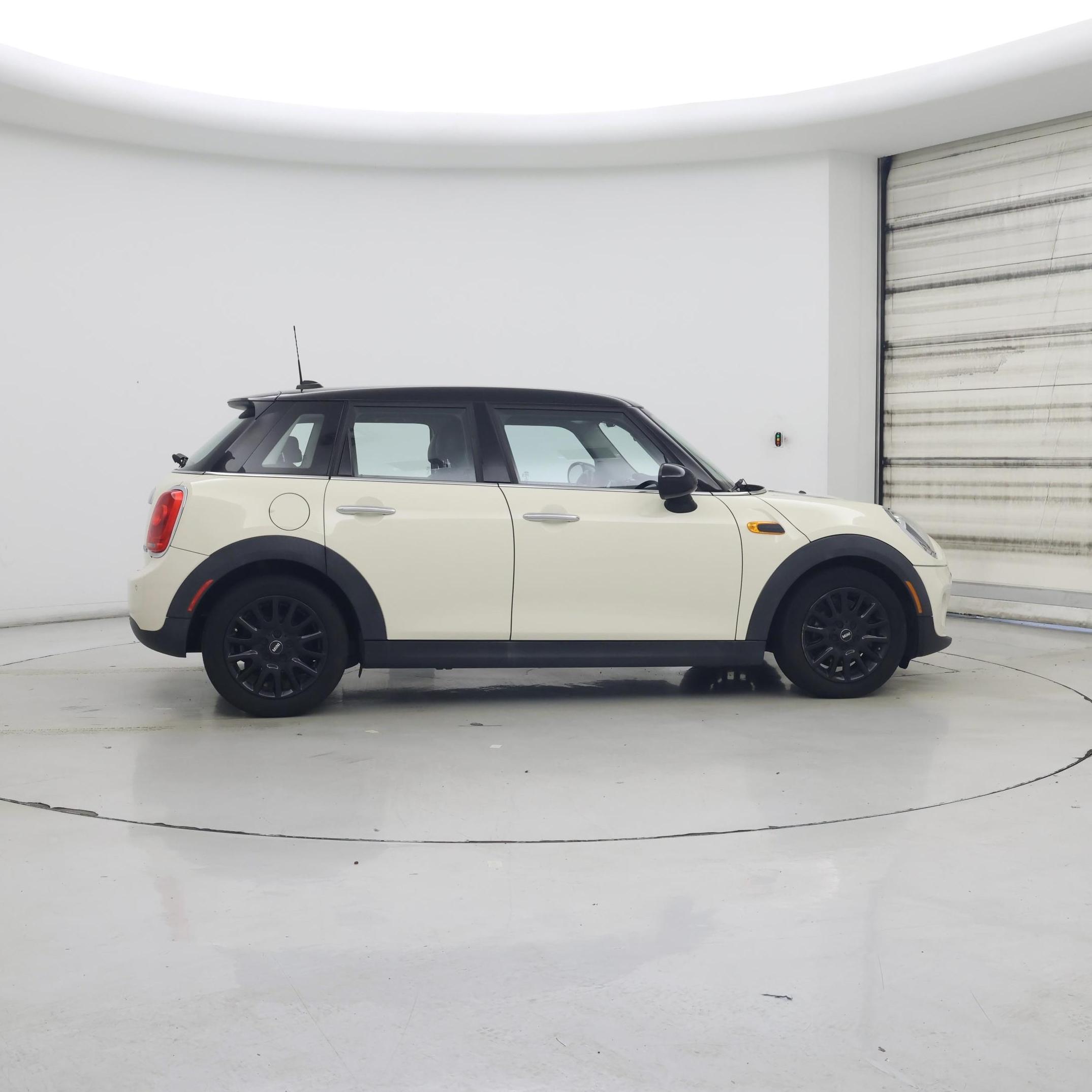 Thumbnail: 2015 MINI Cooper Hardtop - 7