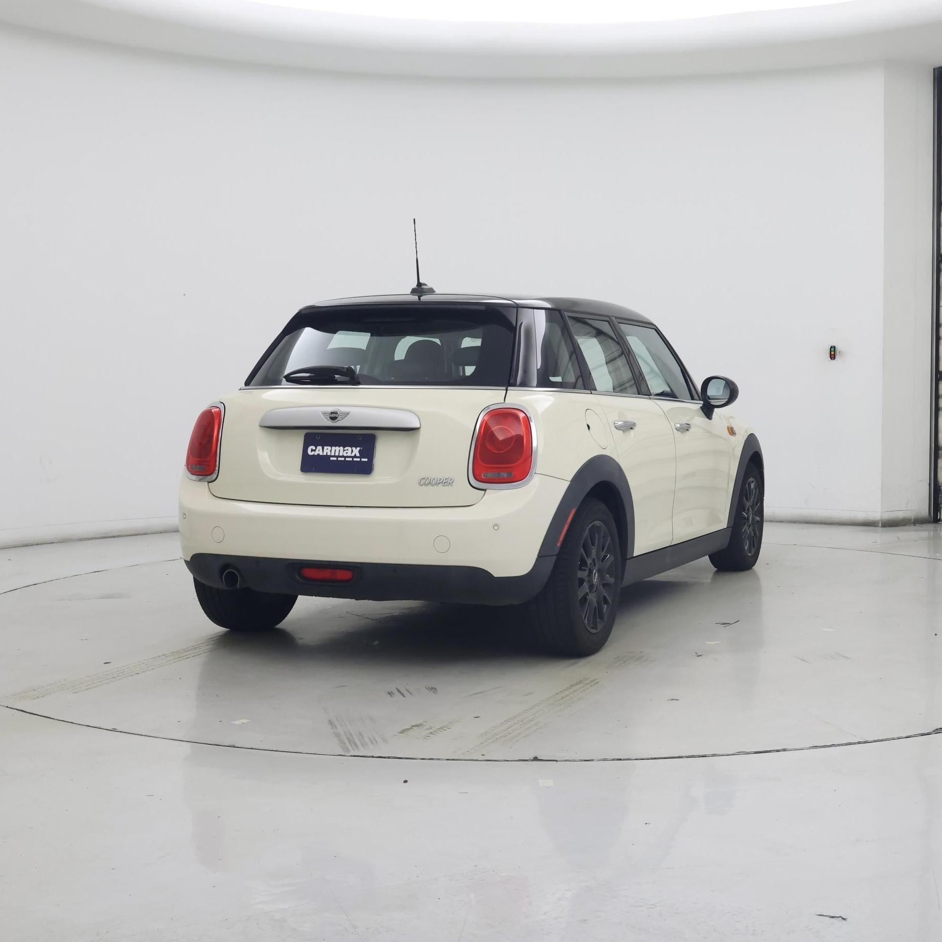 Thumbnail: 2015 MINI Cooper Hardtop - 8