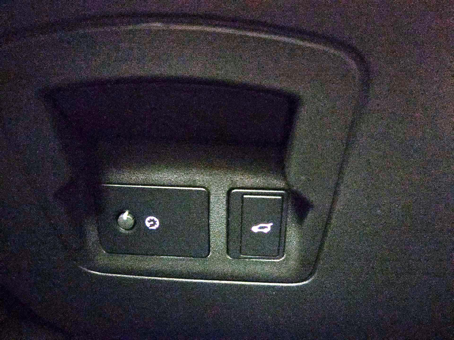 Thumbnail: 2023 Land Rover Range Rover Velar - 11