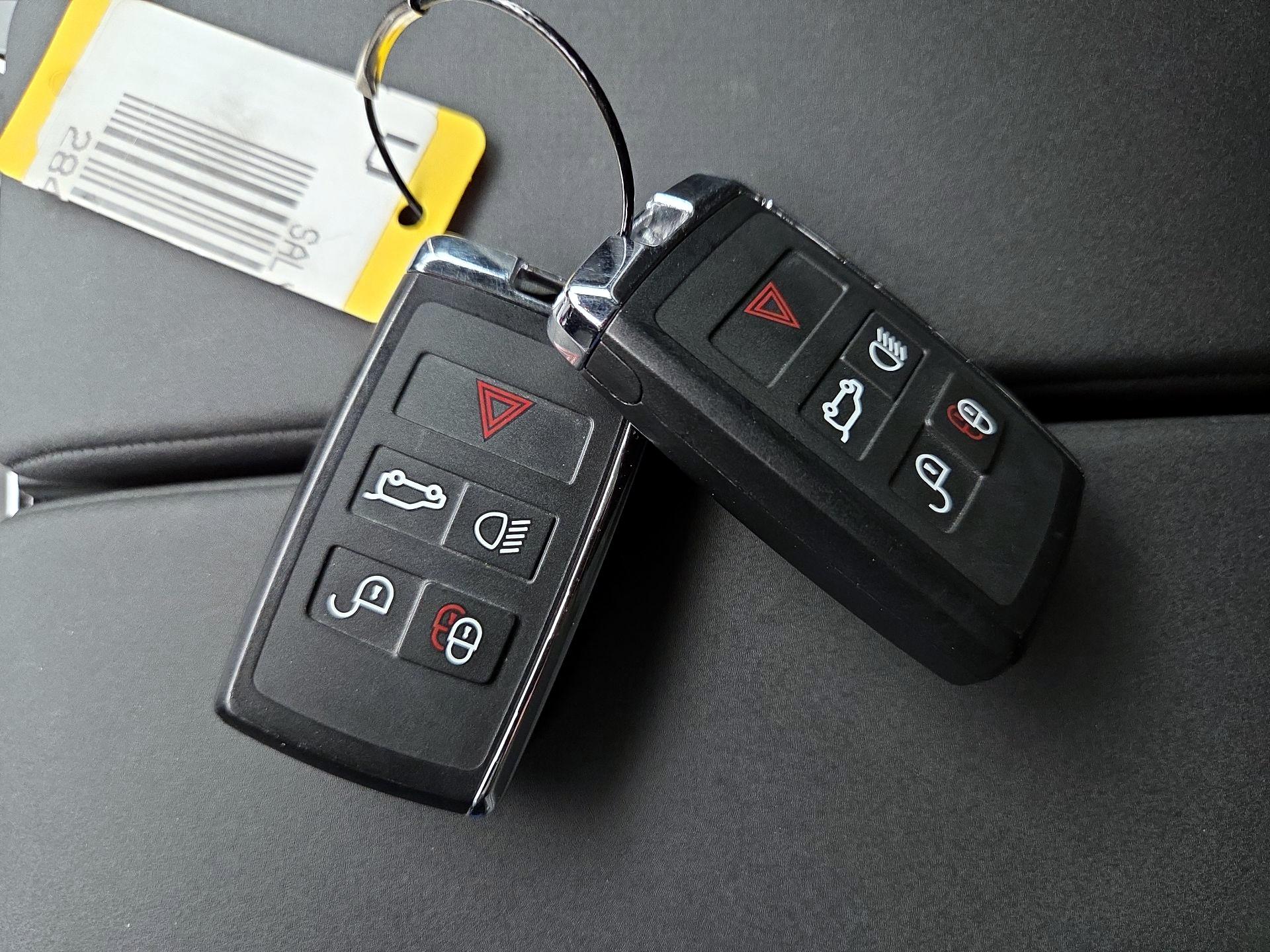 Thumbnail: 2023 Land Rover Range Rover Velar - 20