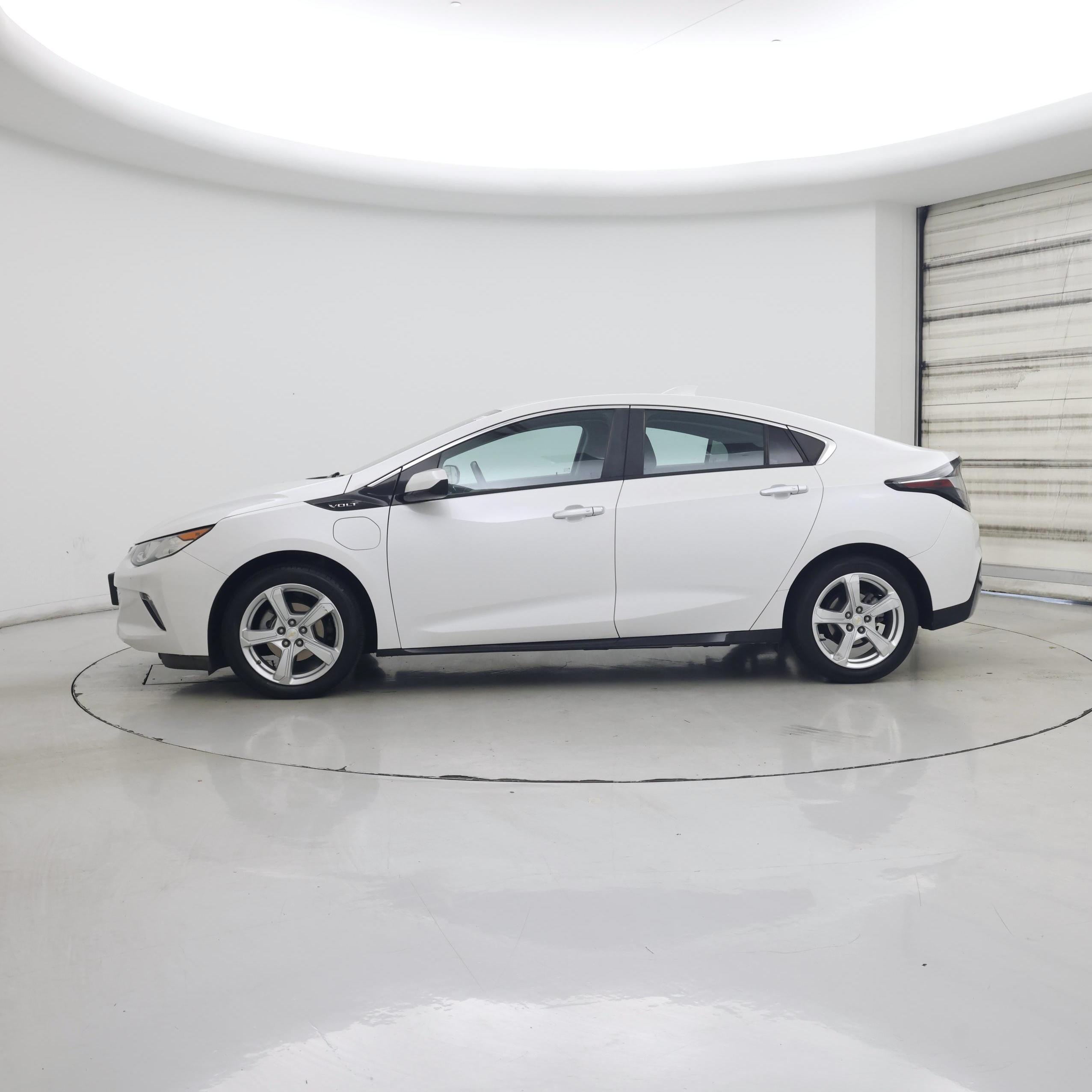Thumbnail: 2017 Chevrolet Volt - 3