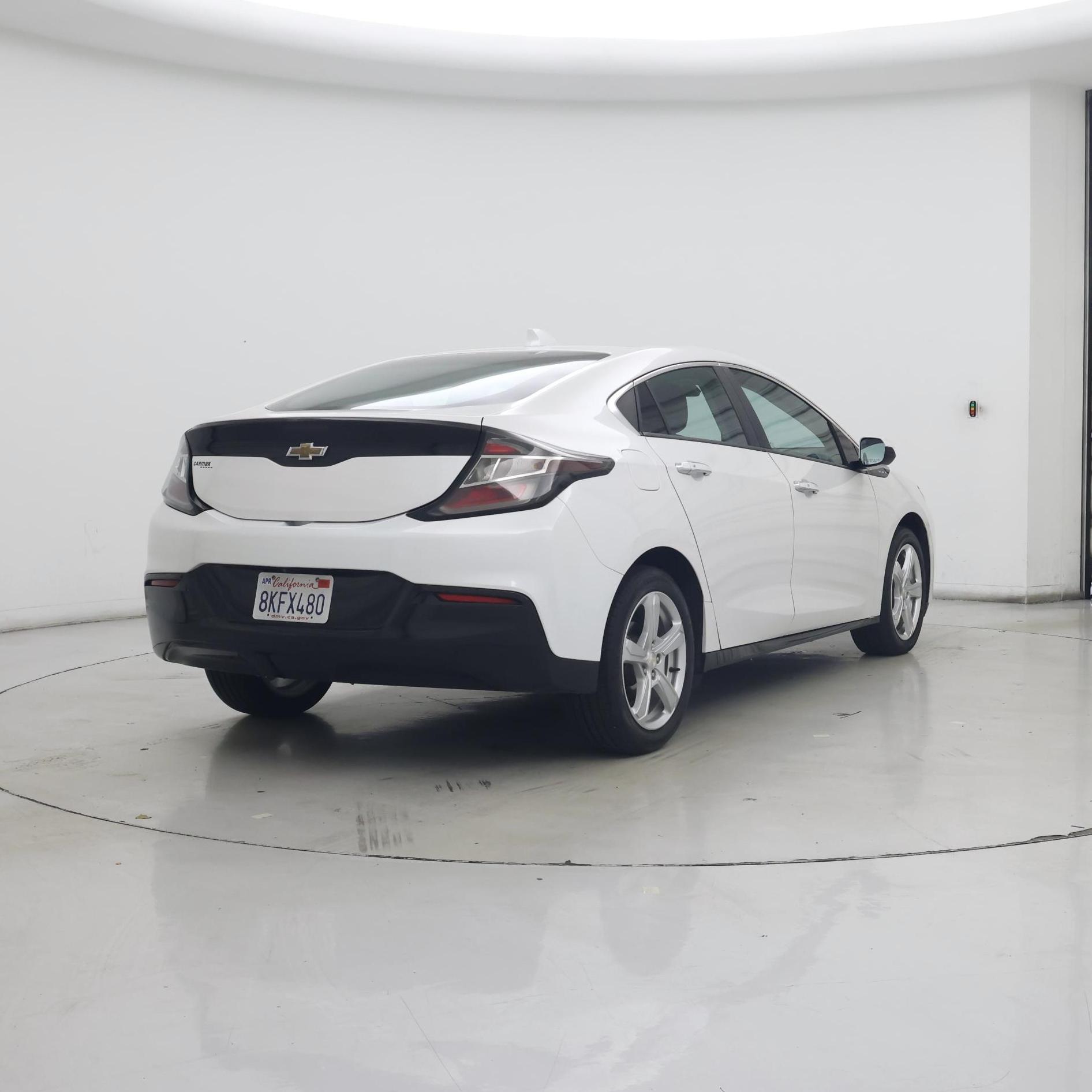Thumbnail: 2017 Chevrolet Volt - 8